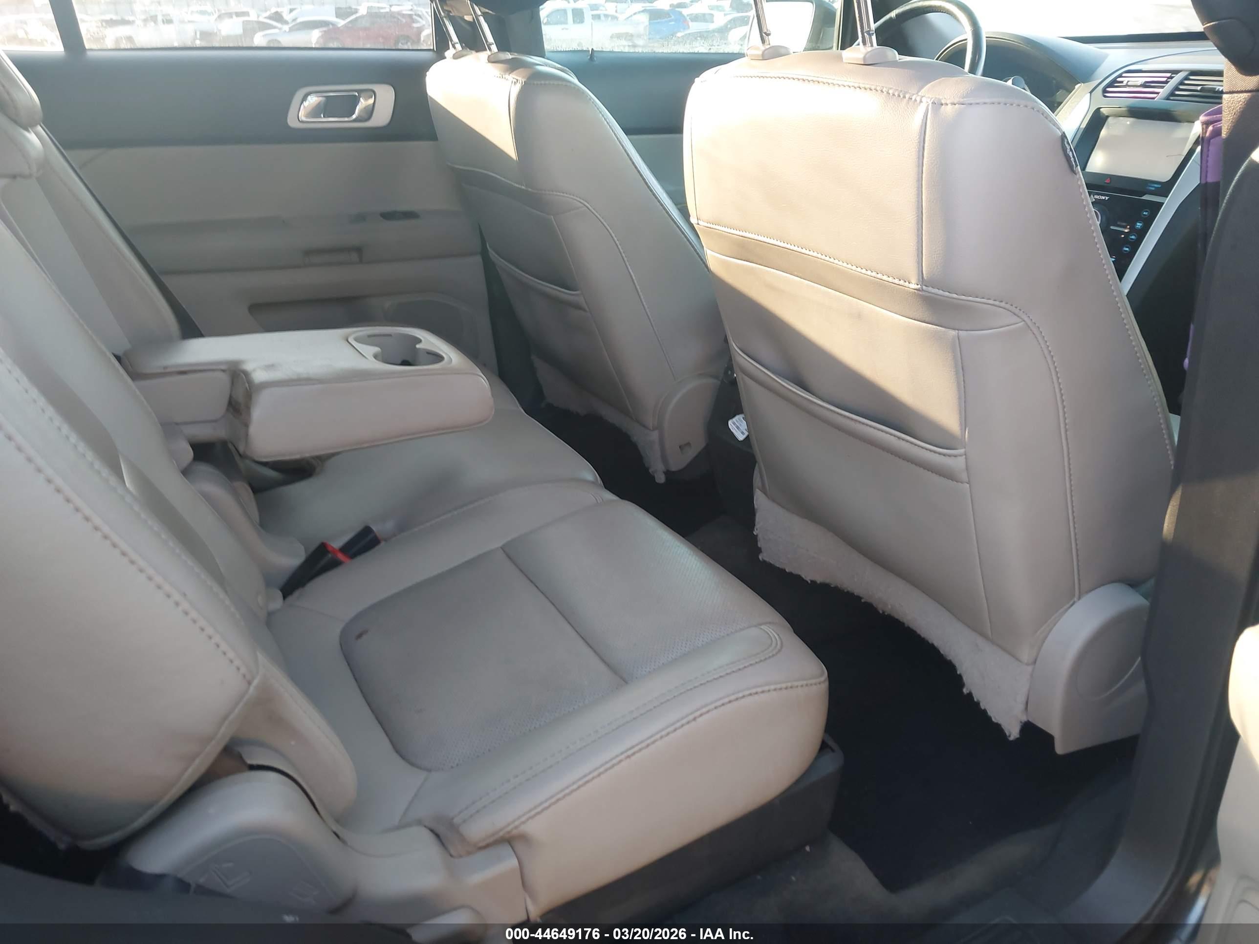 FORD EXPLORER image 8