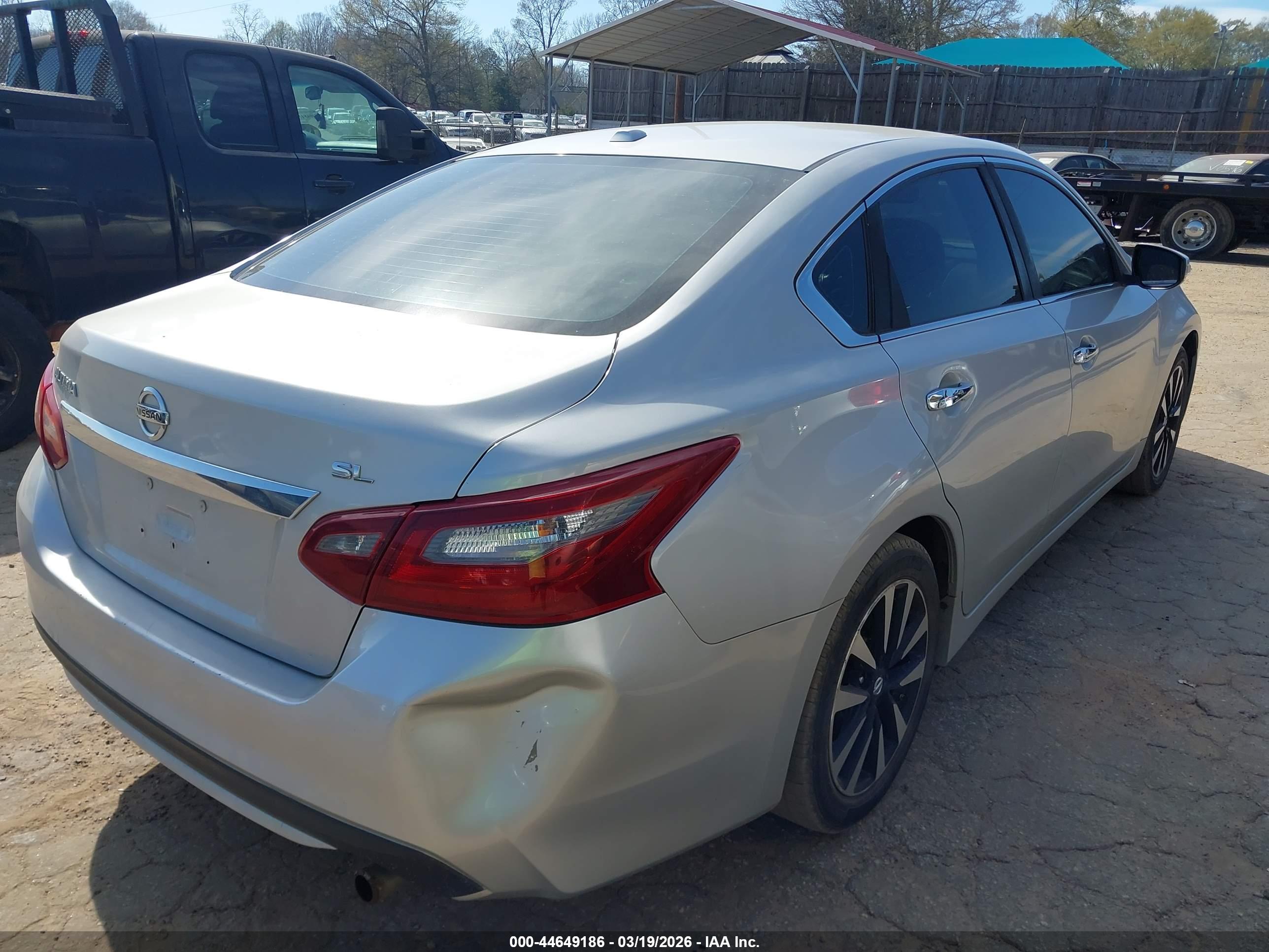 NISSAN ALTIMA image 4