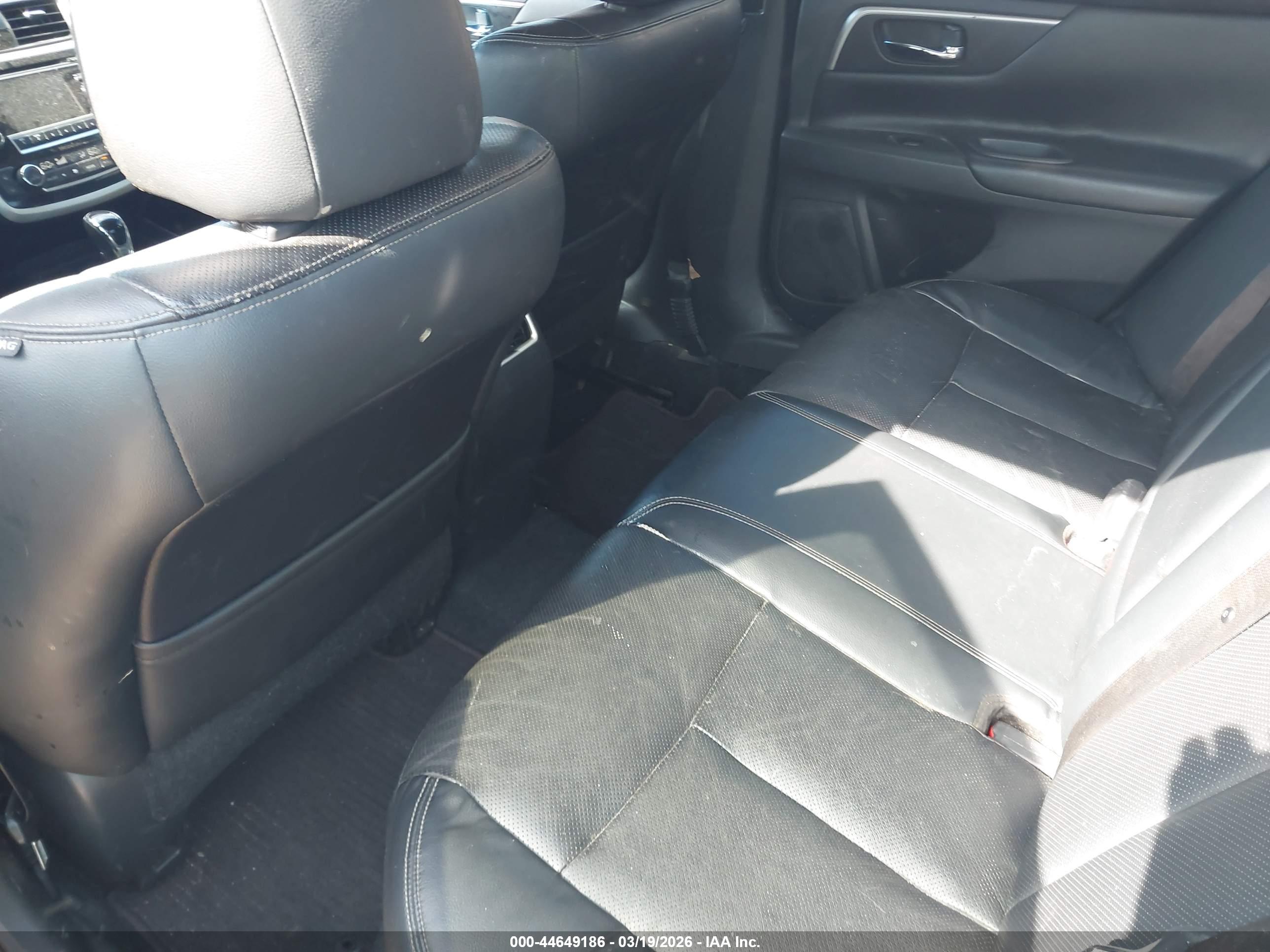 NISSAN ALTIMA image 8