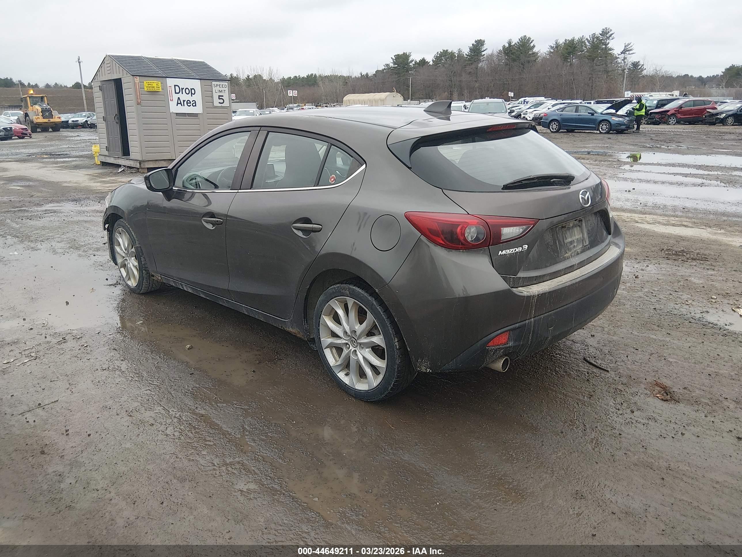 MAZDA MAZDA3 image 3