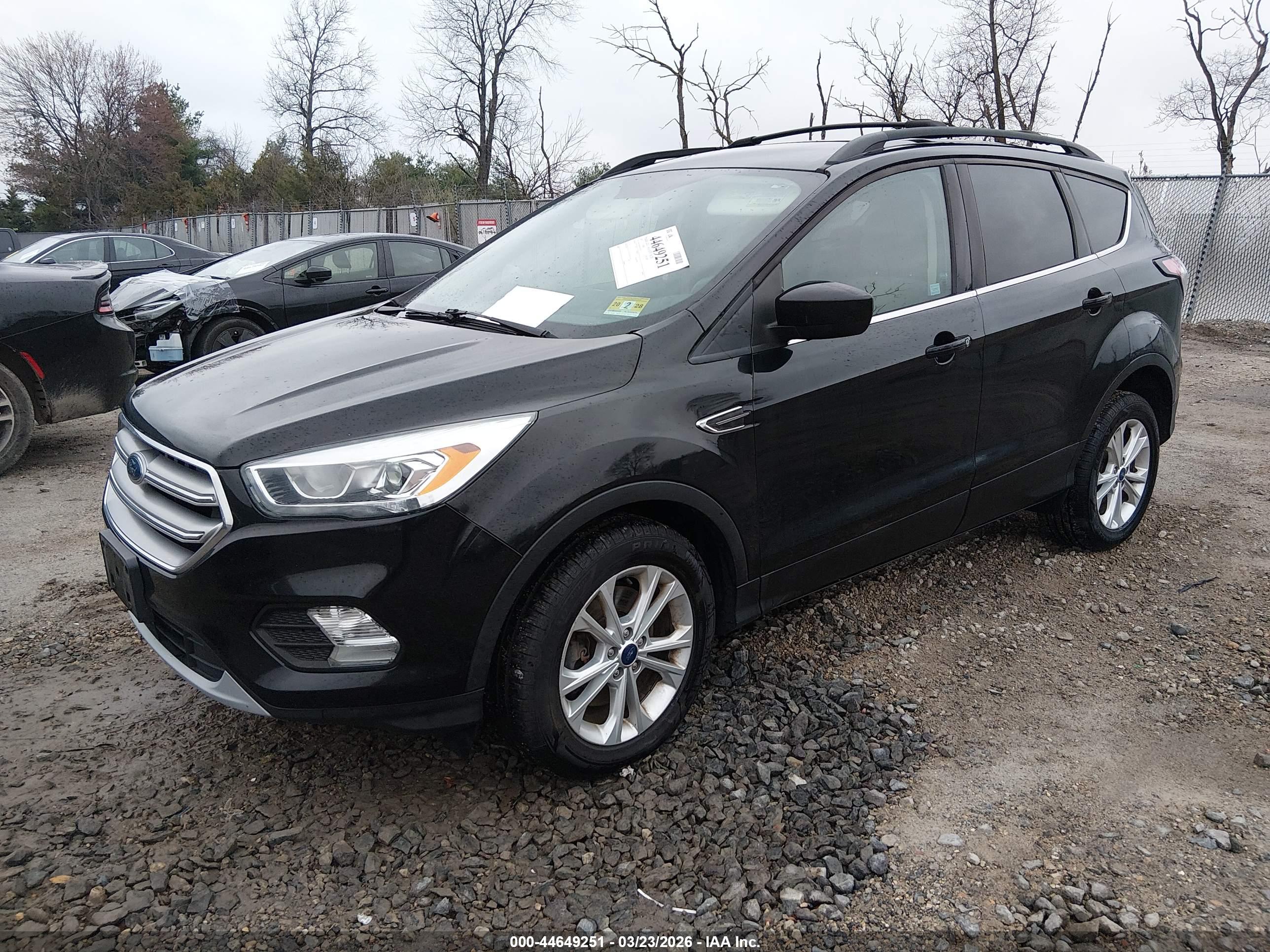 FORD ESCAPE image 2