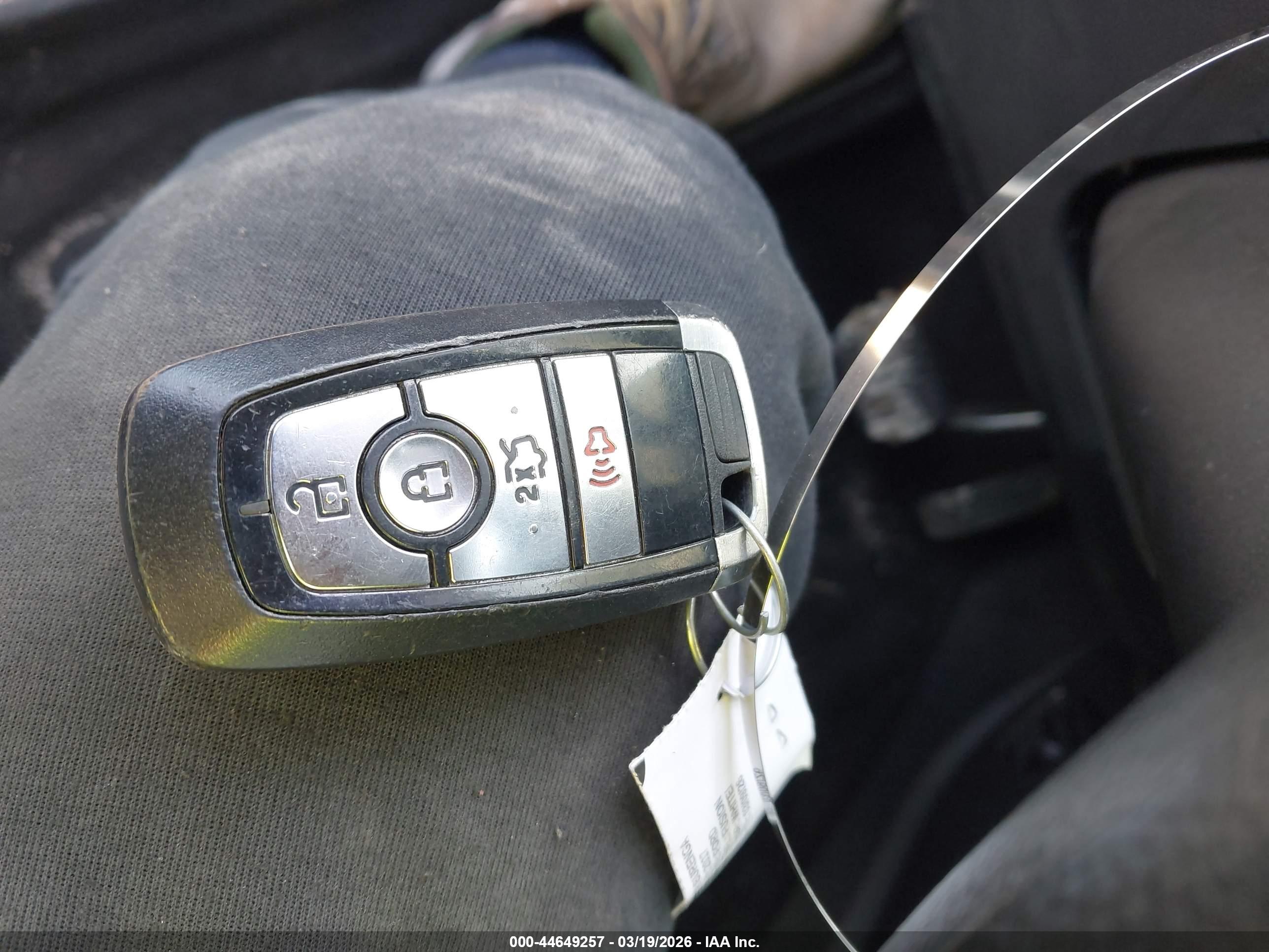 FORD FUSION image 11