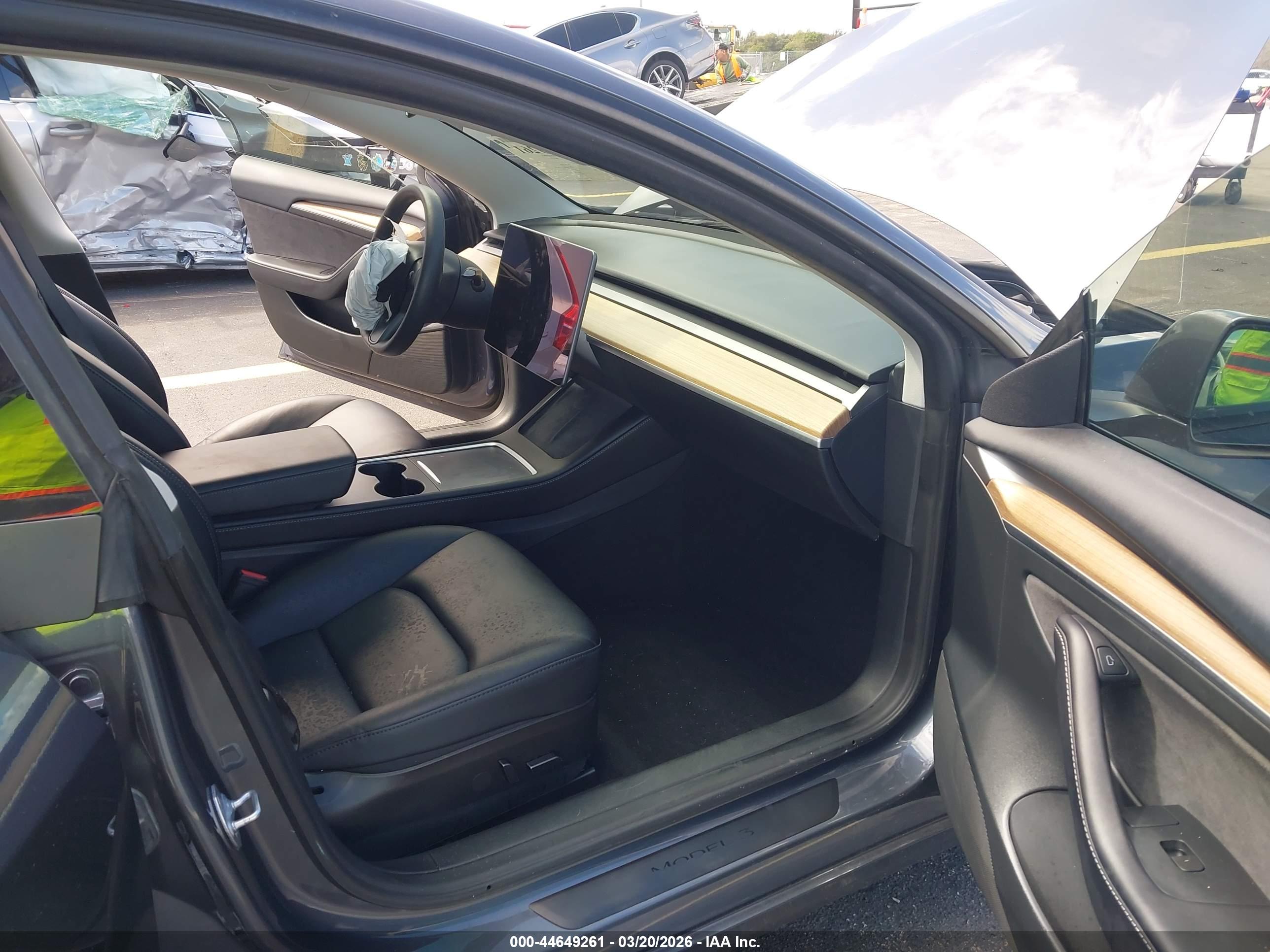 TESLA MODEL image 5