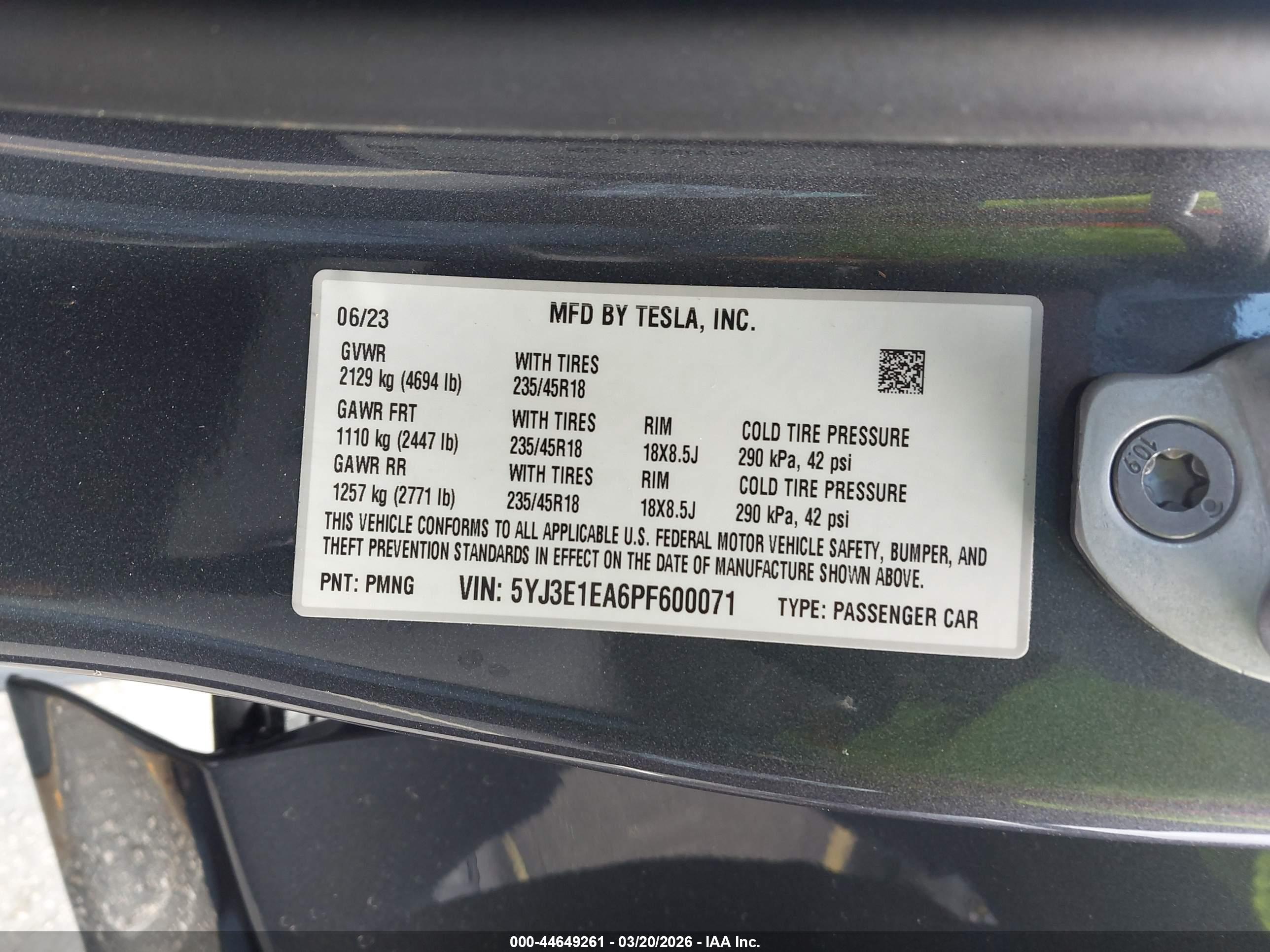 TESLA MODEL image 9