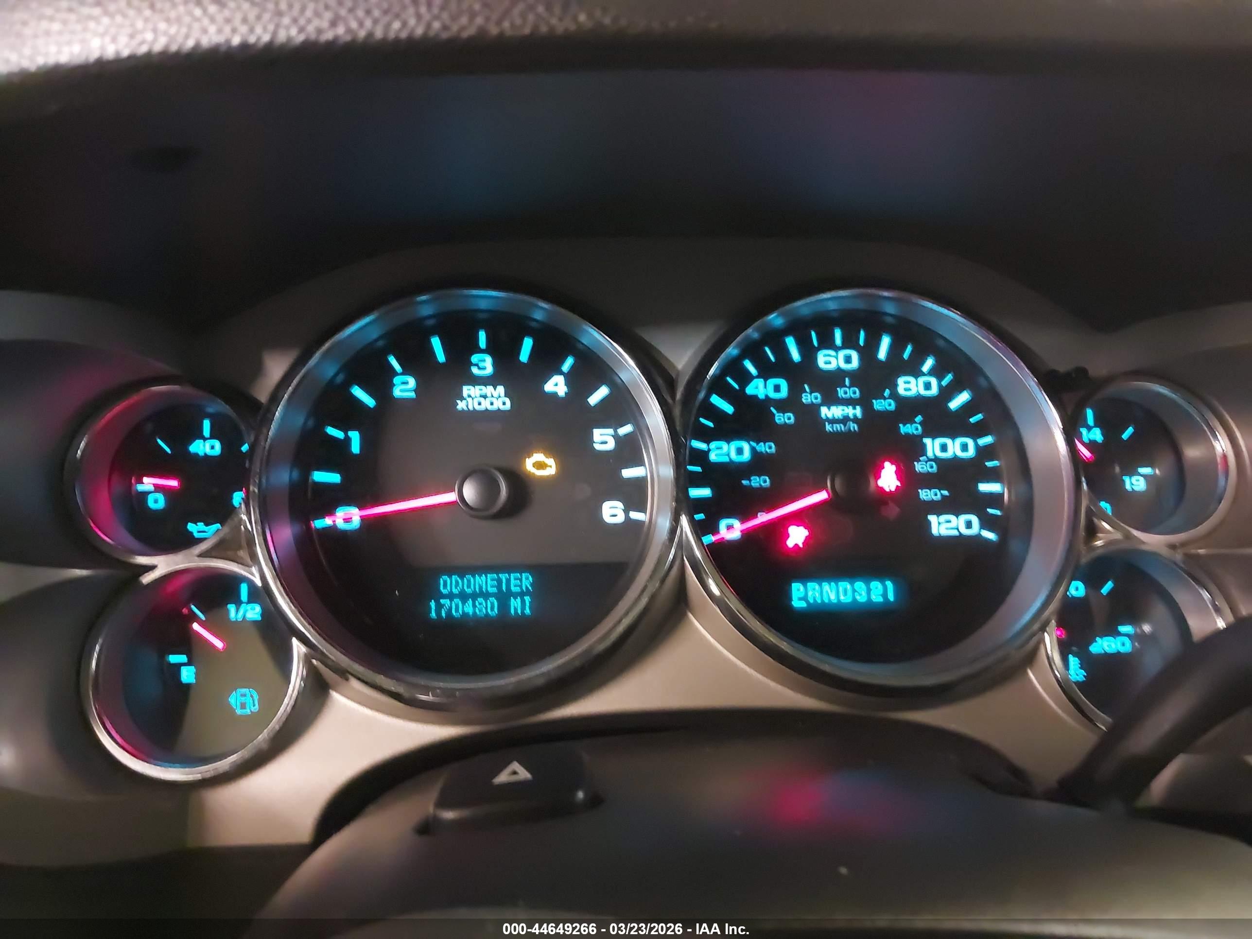 CHEVROLET SILVERADO image 7