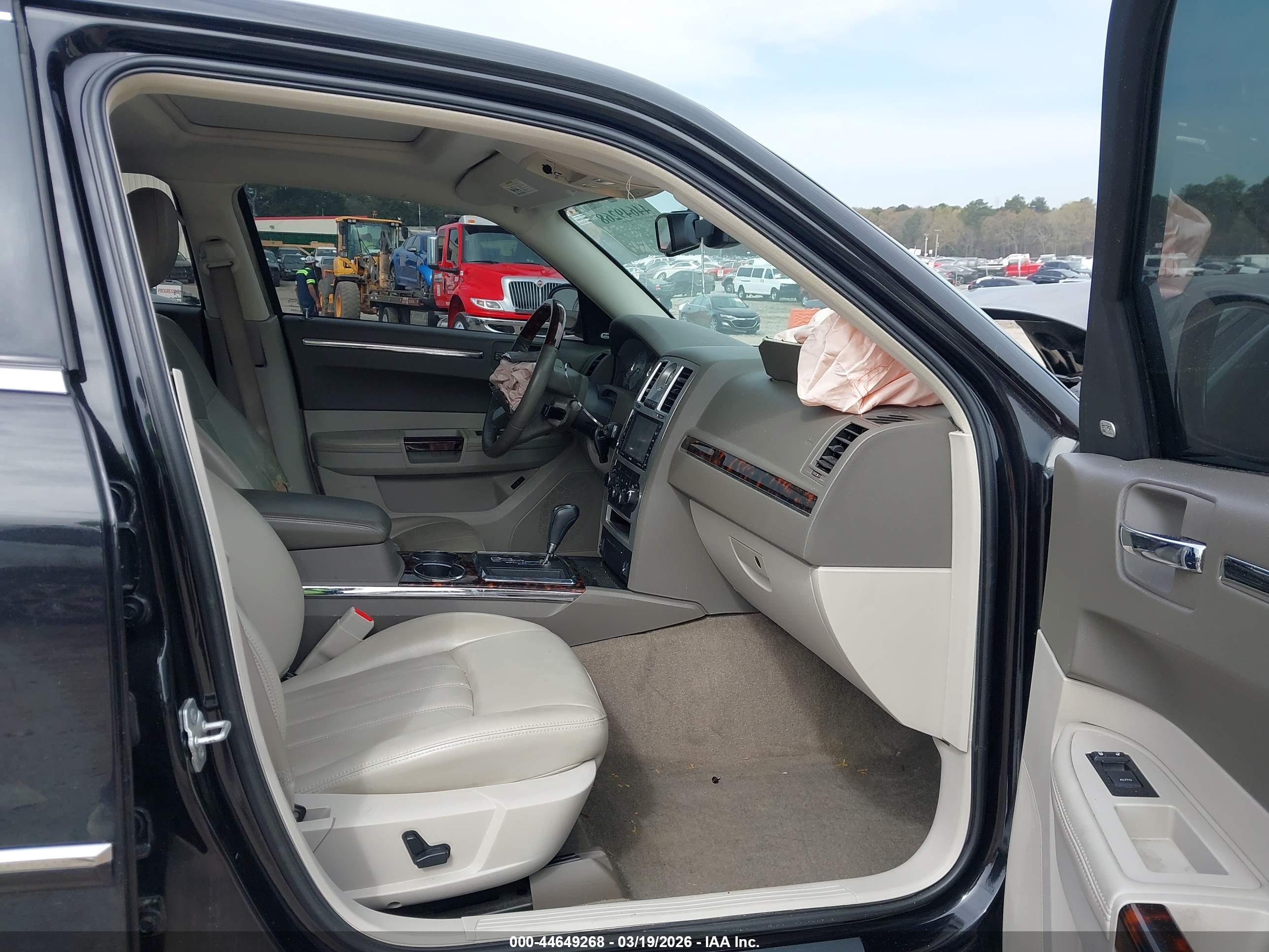 CHRYSLER 300C image 5