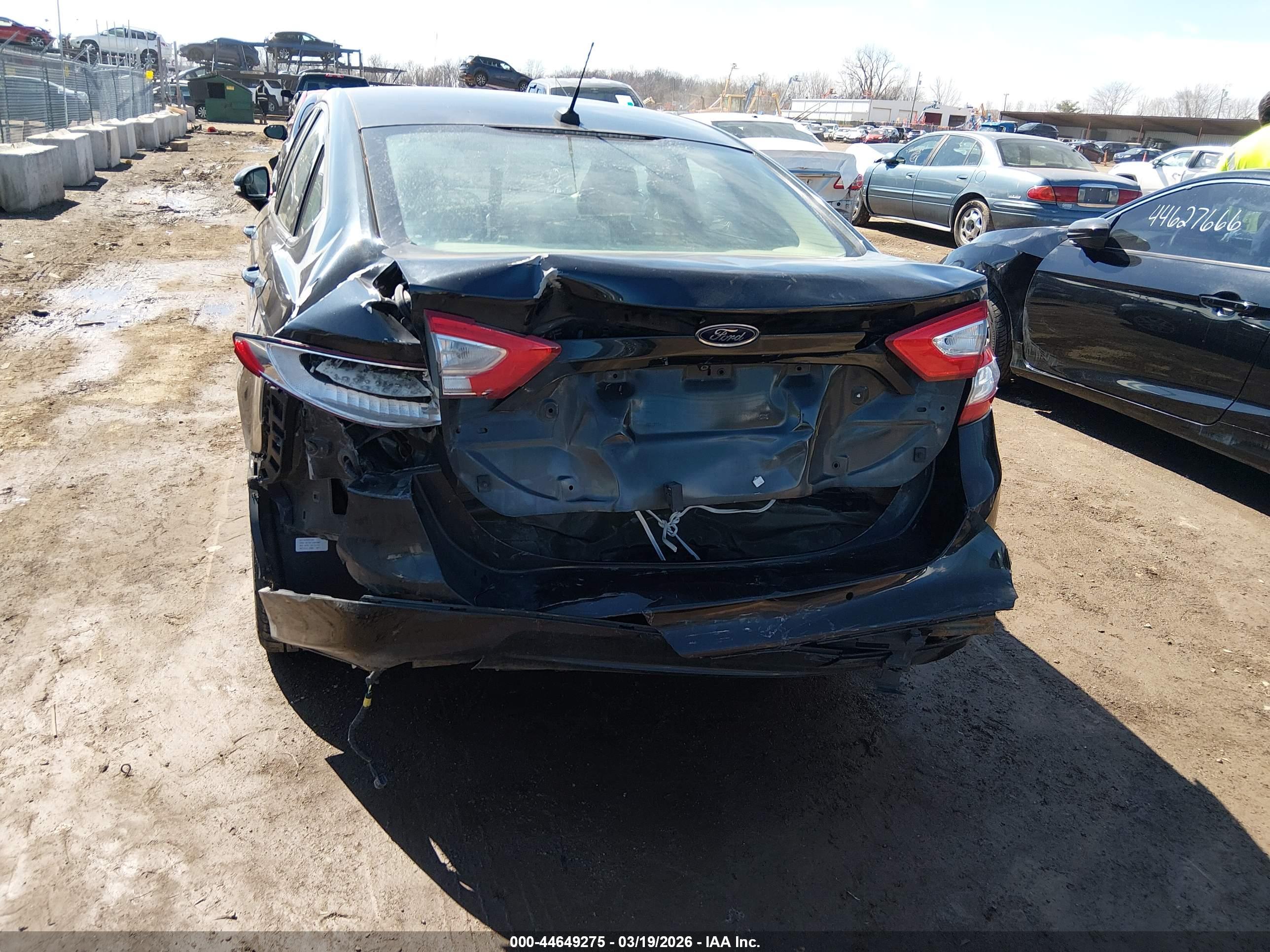 FORD FUSION image 6