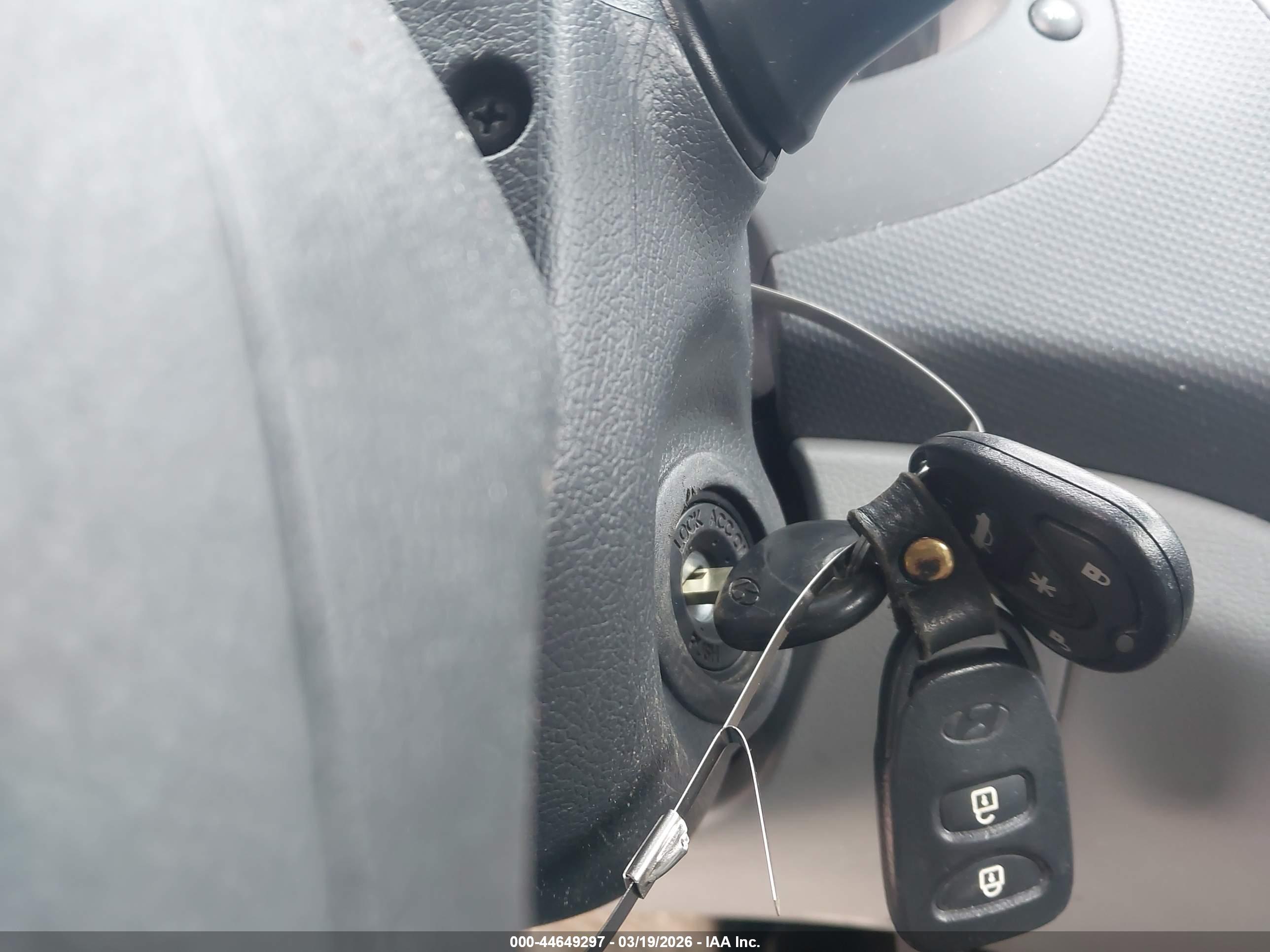HYUNDAI ACCENT image 11