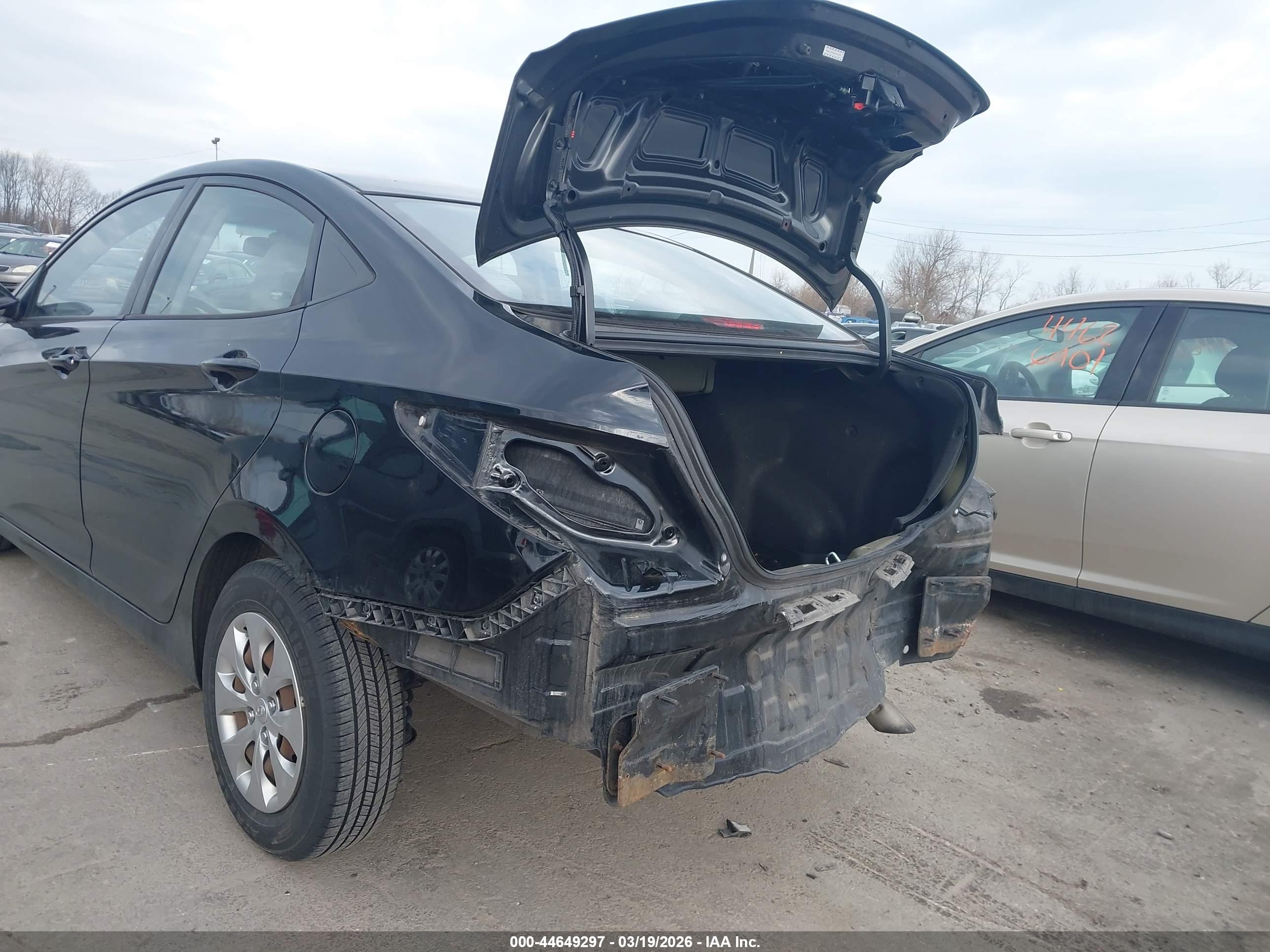HYUNDAI ACCENT image 6
