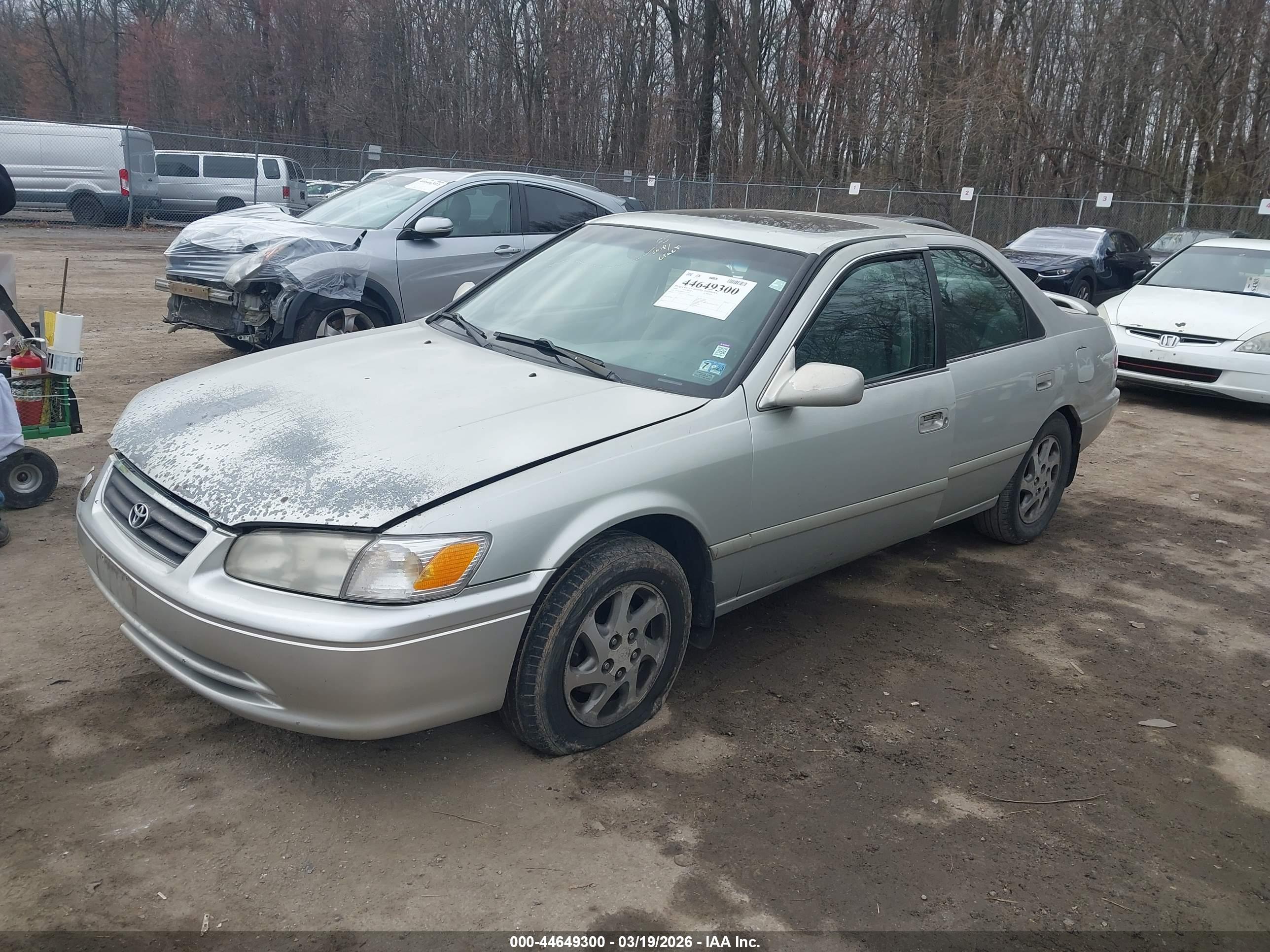 TOYOTA CAMRY image 2