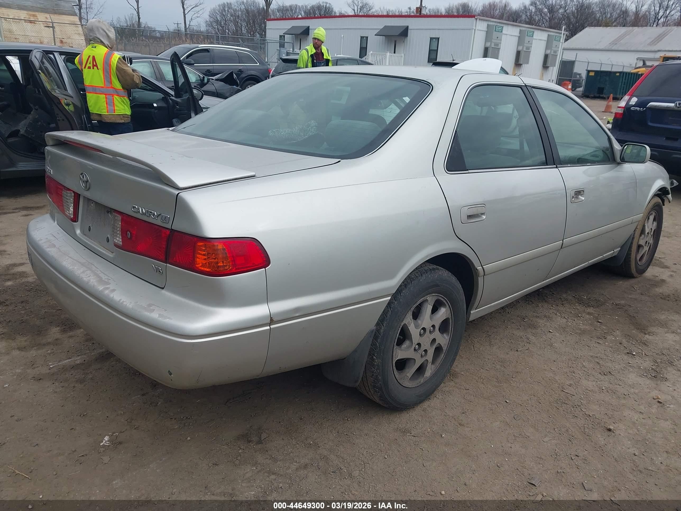 TOYOTA CAMRY image 4