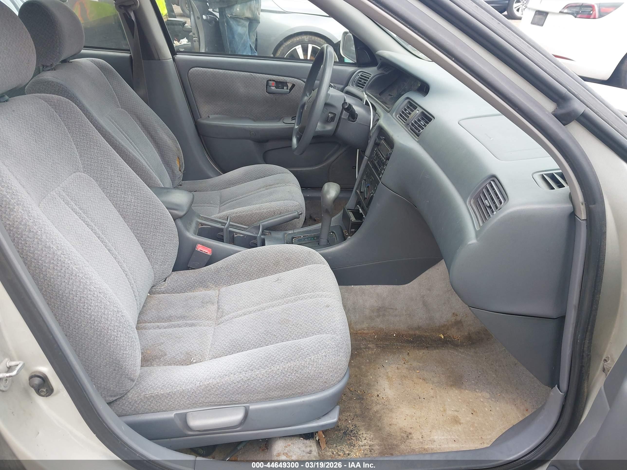 TOYOTA CAMRY image 5