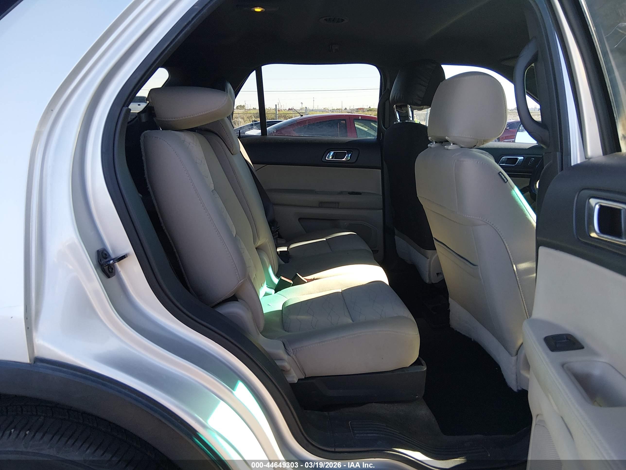 FORD EXPLORER image 8
