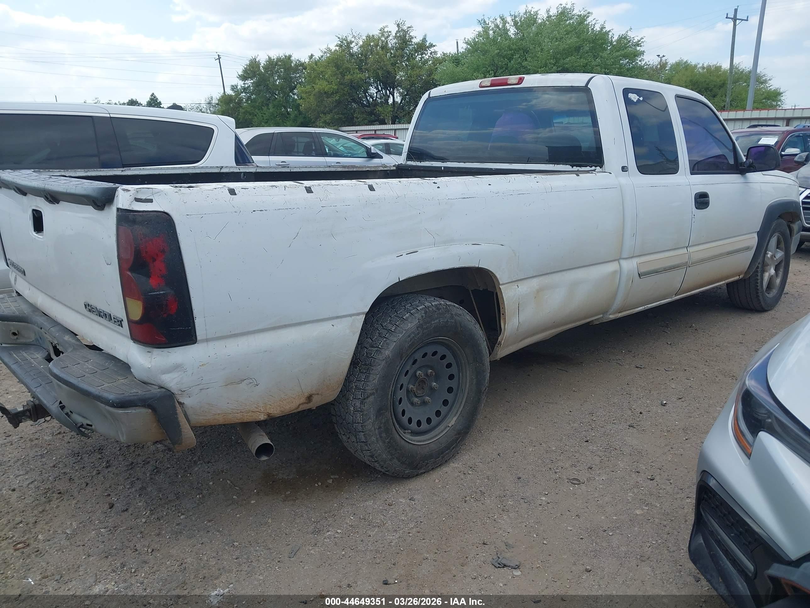 CHEVROLET SILVERADO image 4