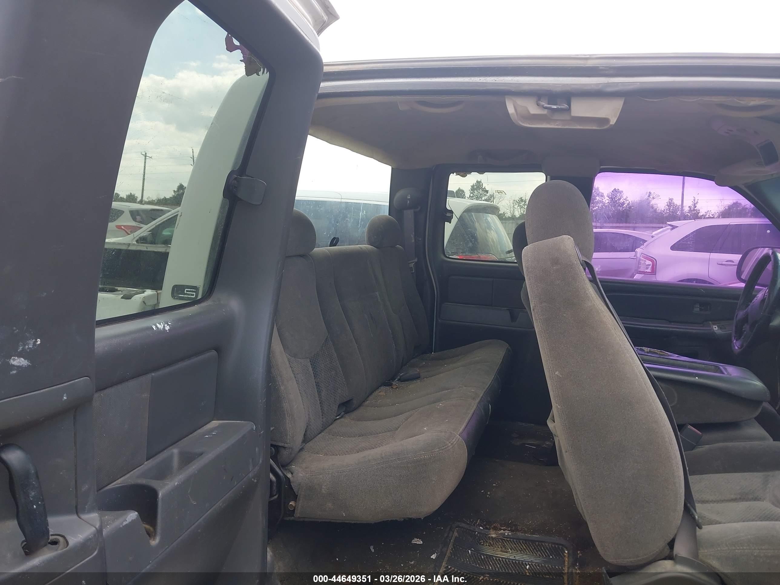 CHEVROLET SILVERADO image 8