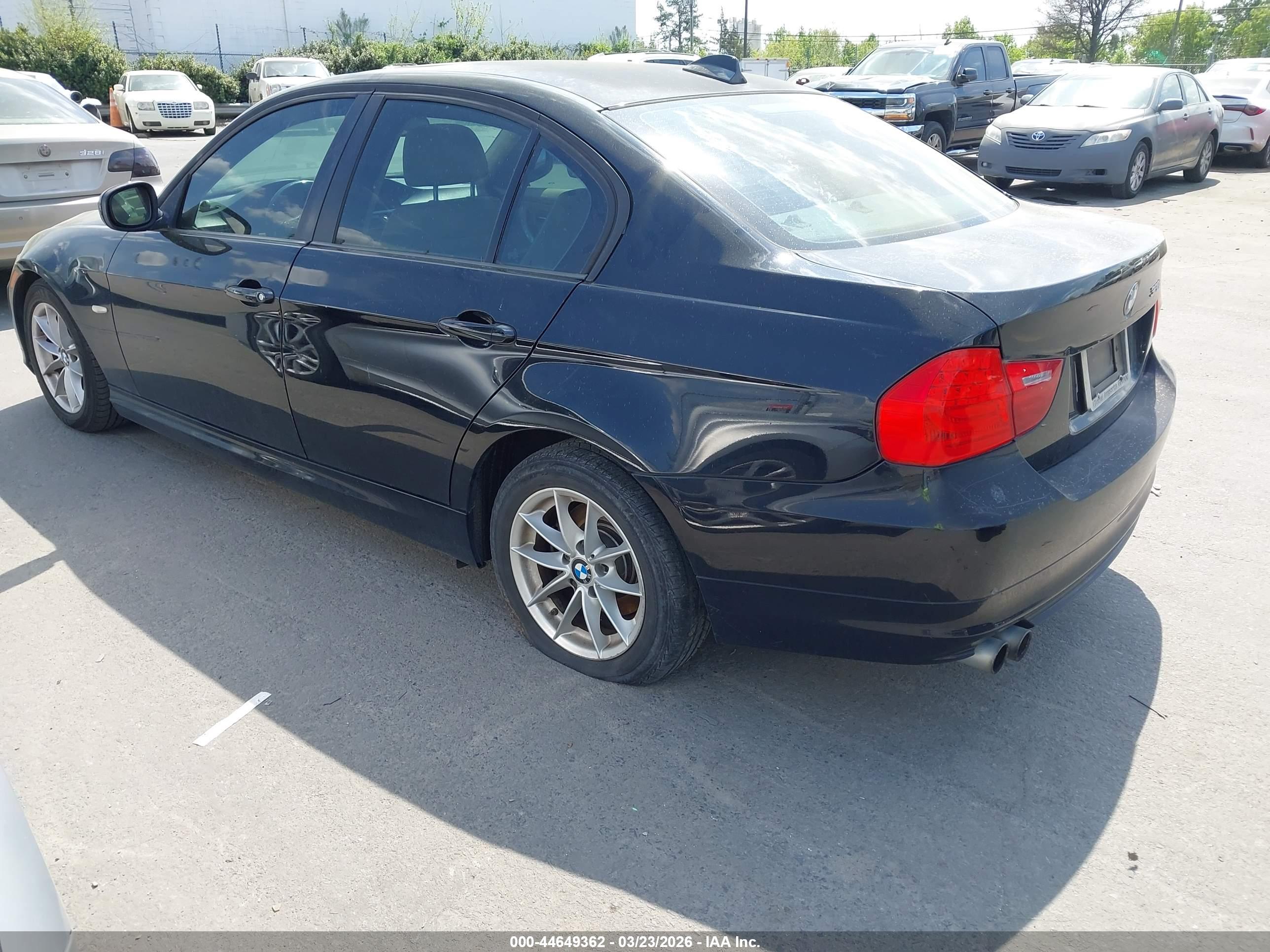 BMW 328I image 3