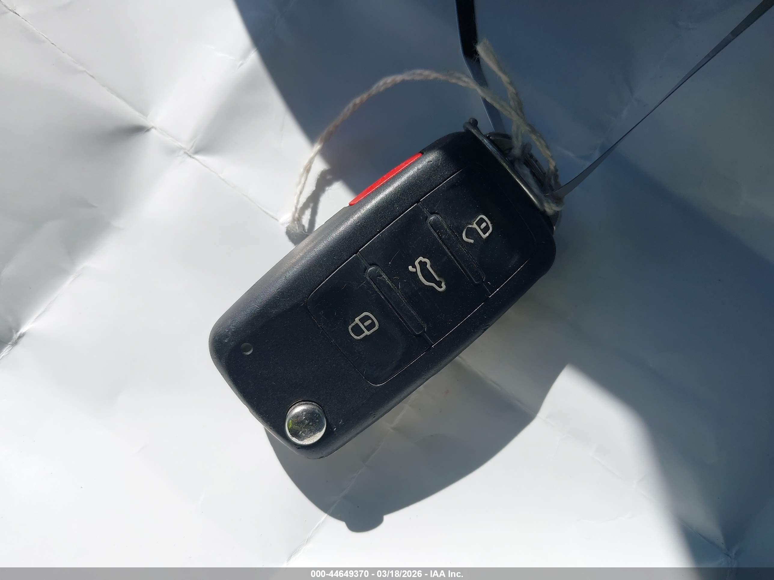 VOLKSWAGEN BEETLE image 11