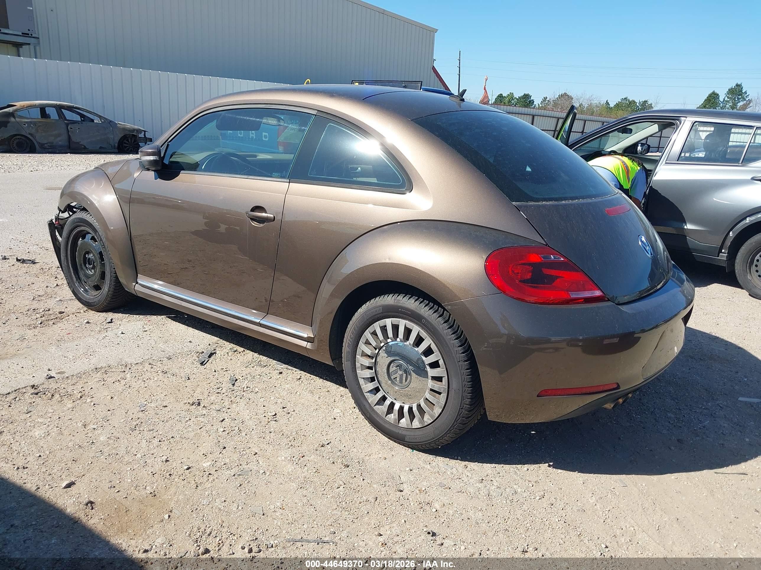 VOLKSWAGEN BEETLE image 3