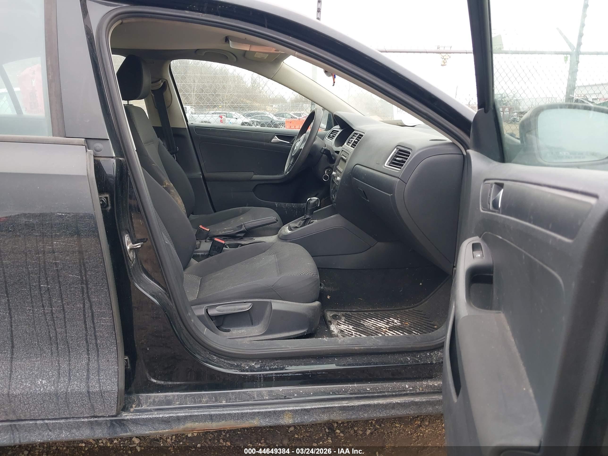 VOLKSWAGEN JETTA image 5