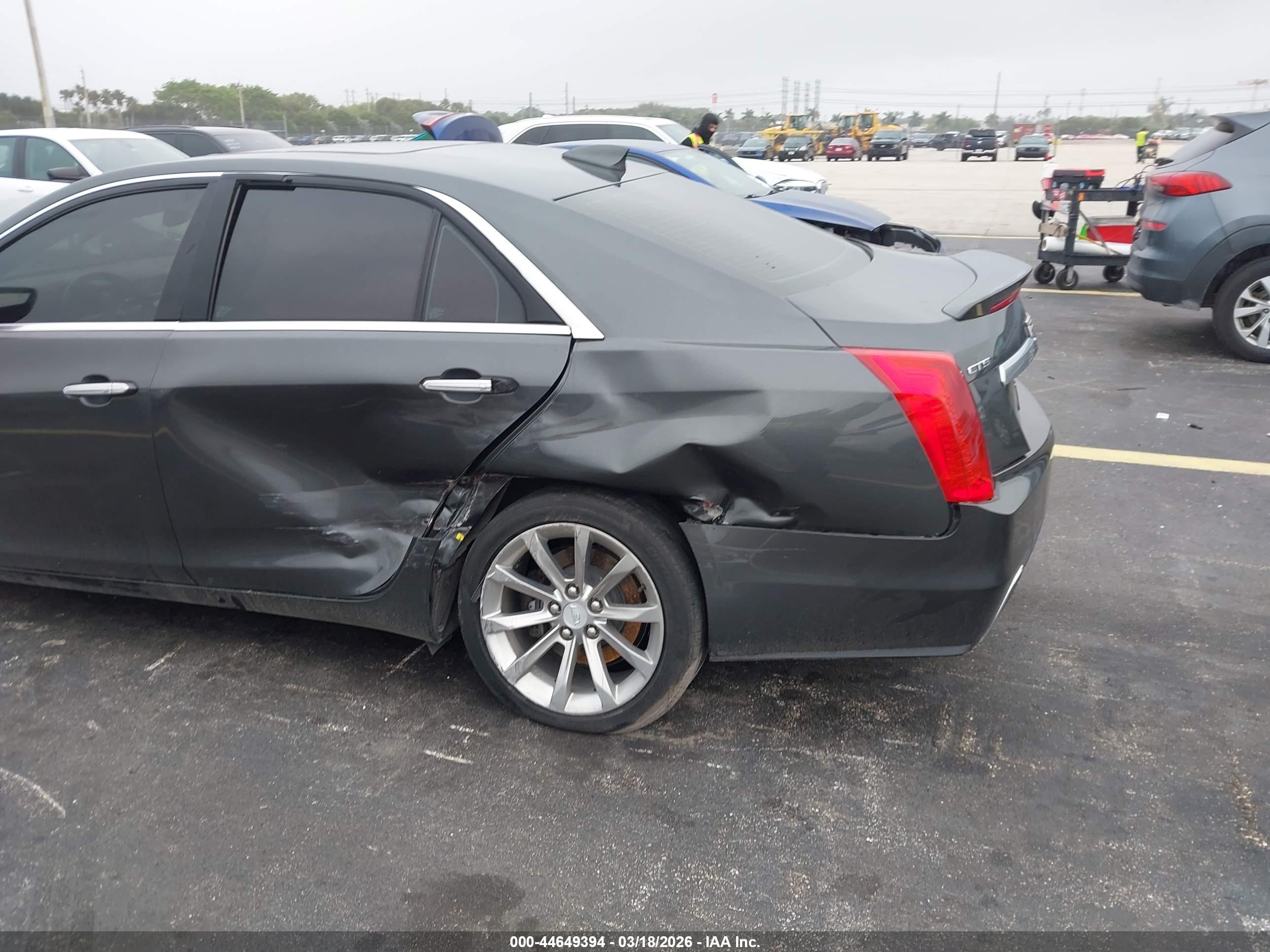 CADILLAC CTS image 6