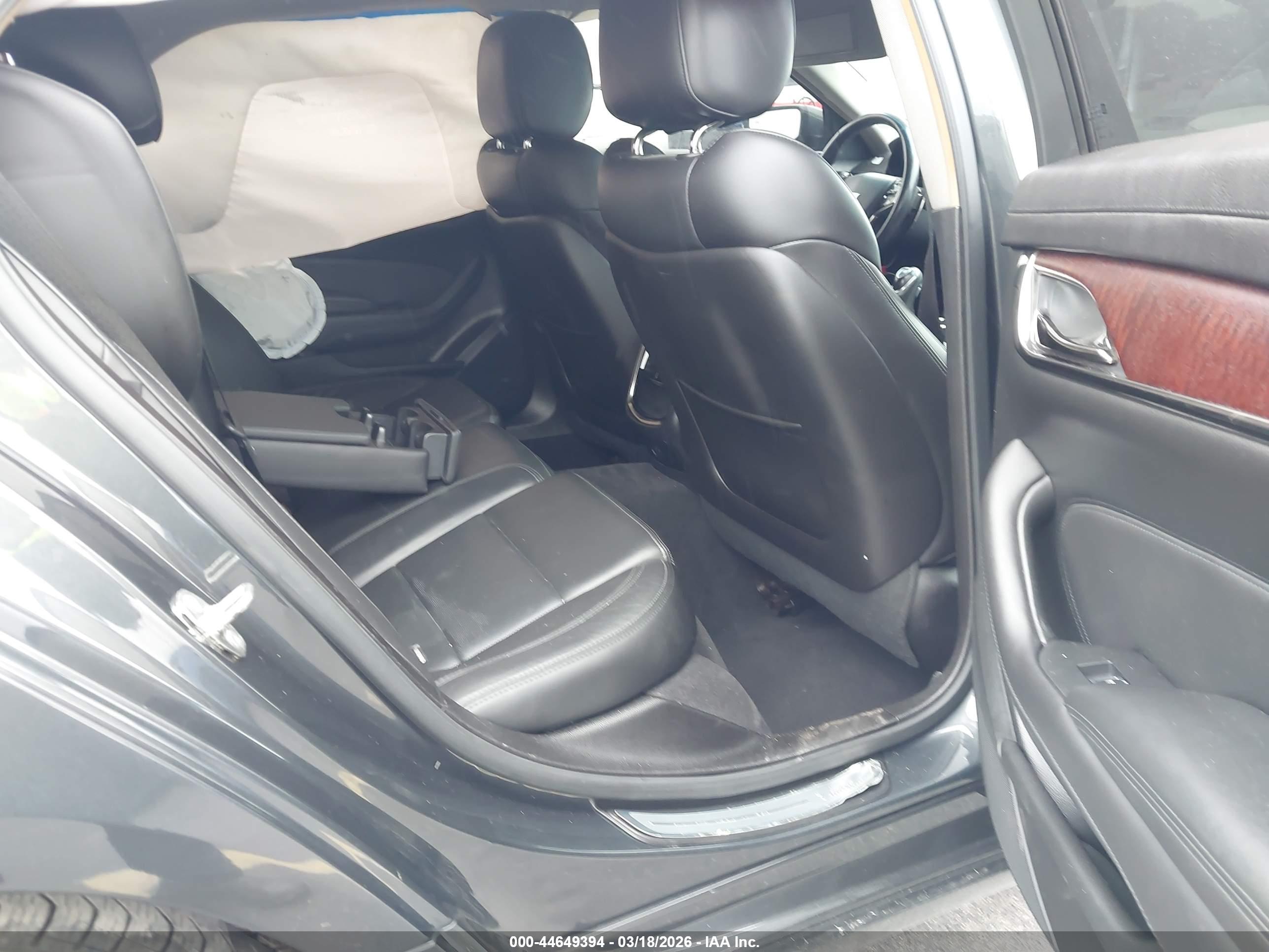 CADILLAC CTS image 8