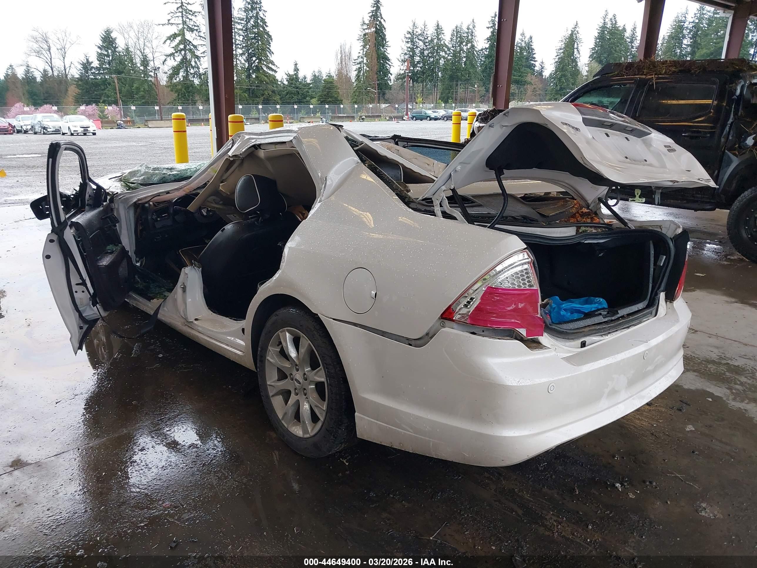 FORD FUSION image 3