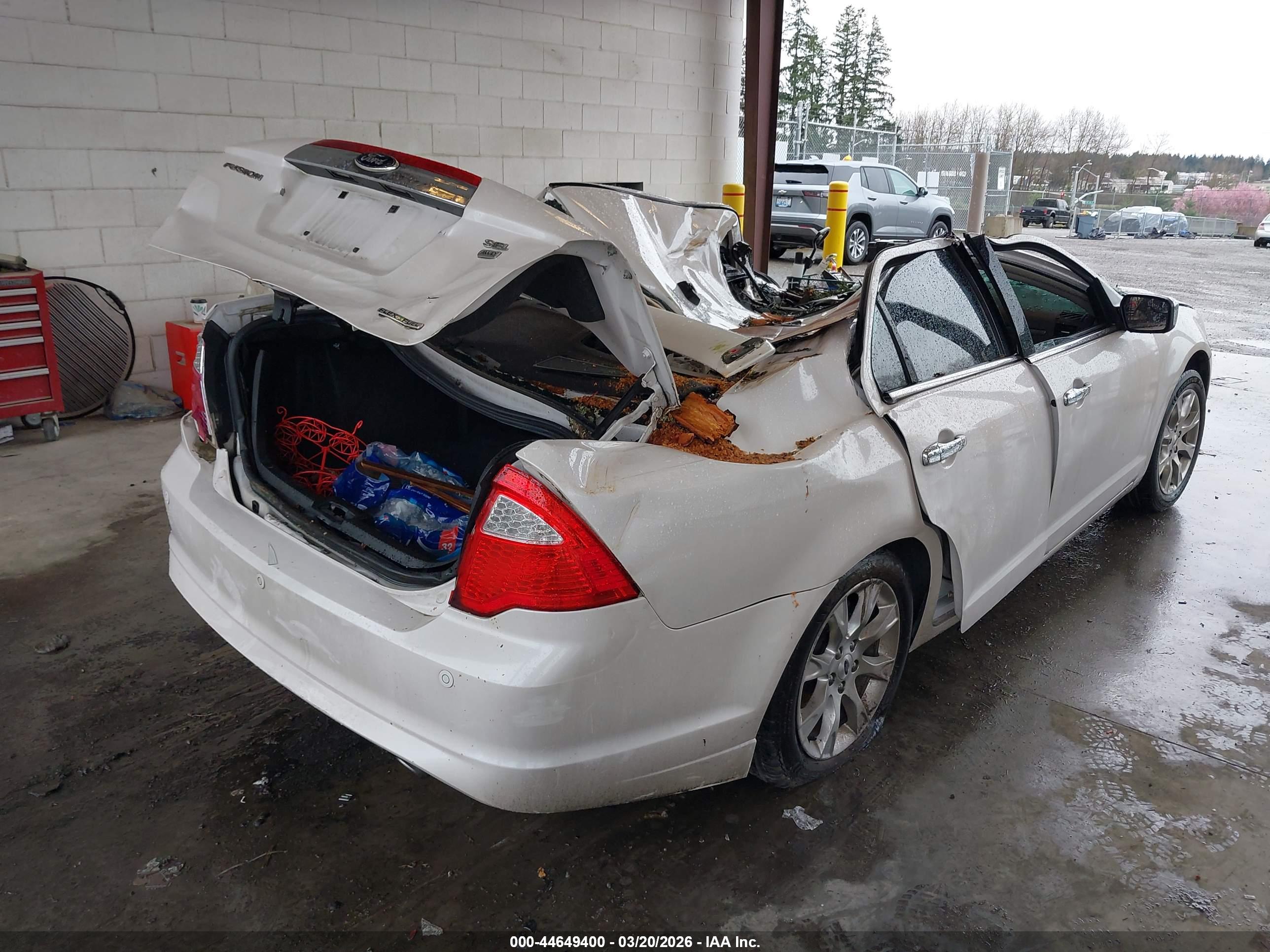 FORD FUSION image 4