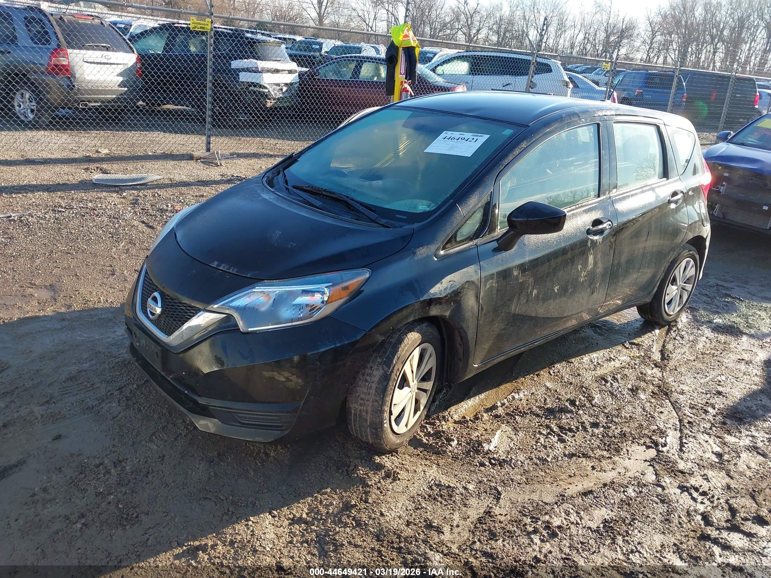 NISSAN VERSA image 2