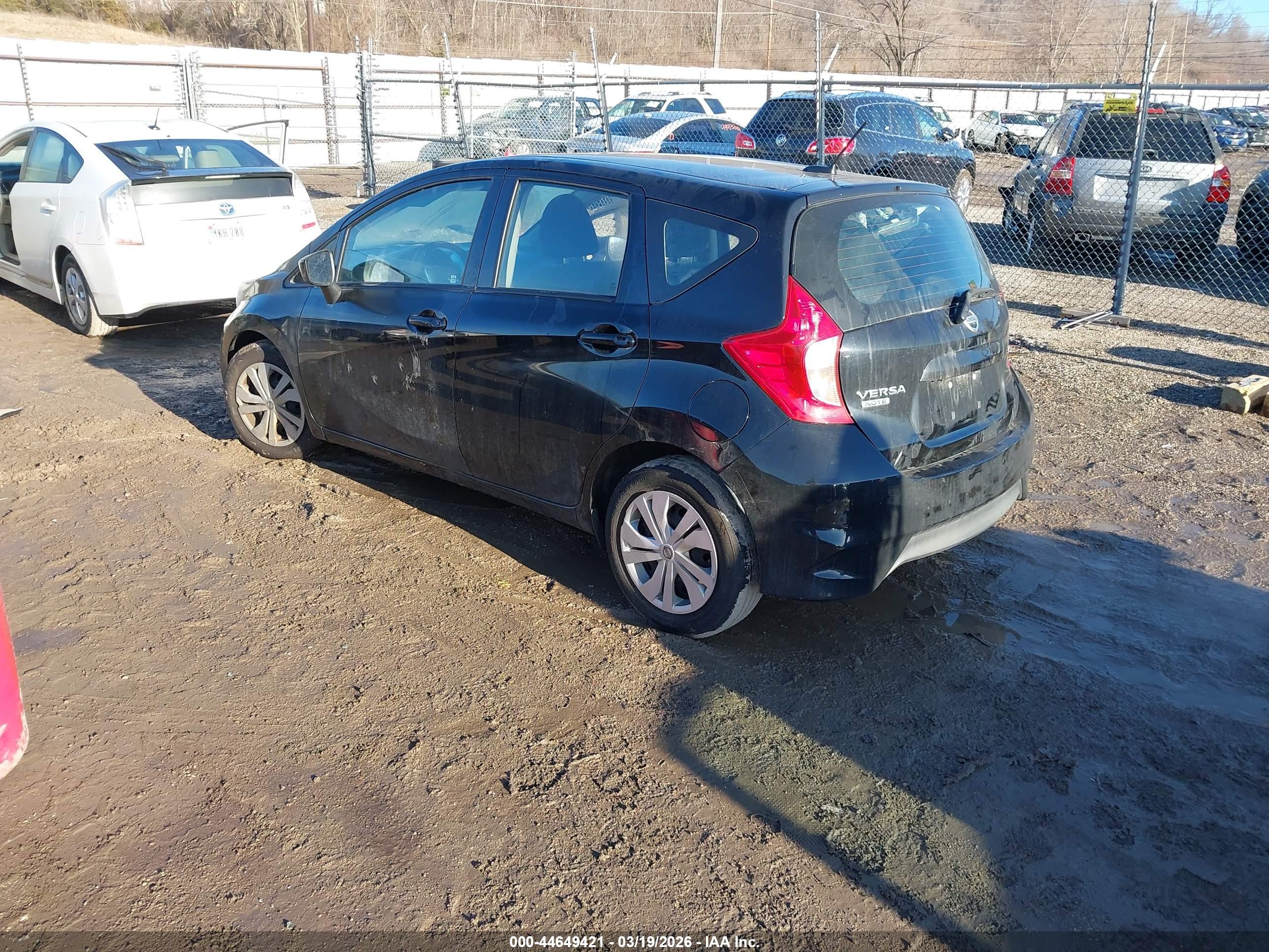 NISSAN VERSA image 3