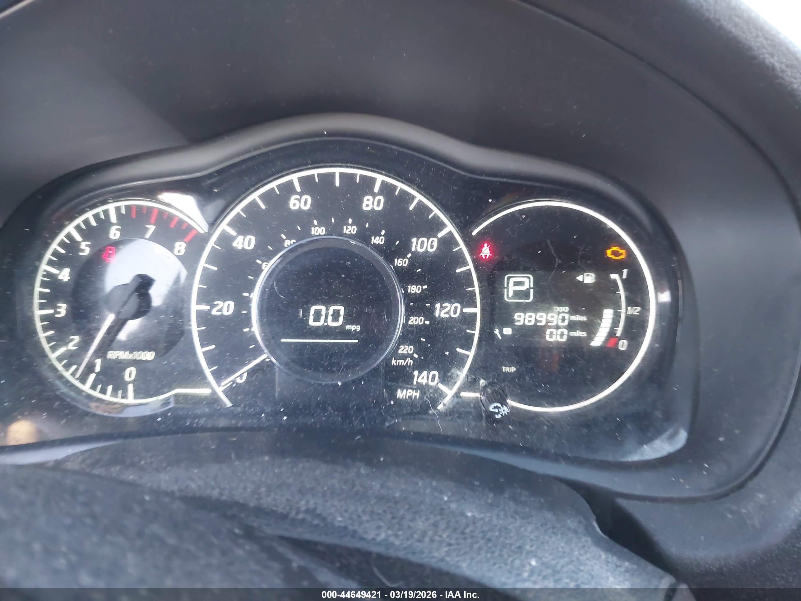 NISSAN VERSA image 7