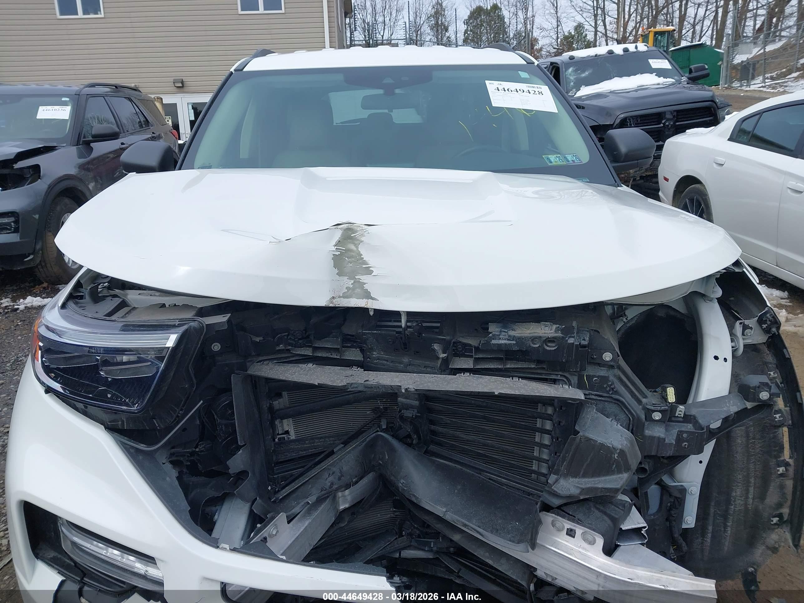 FORD EXPLORER image 10
