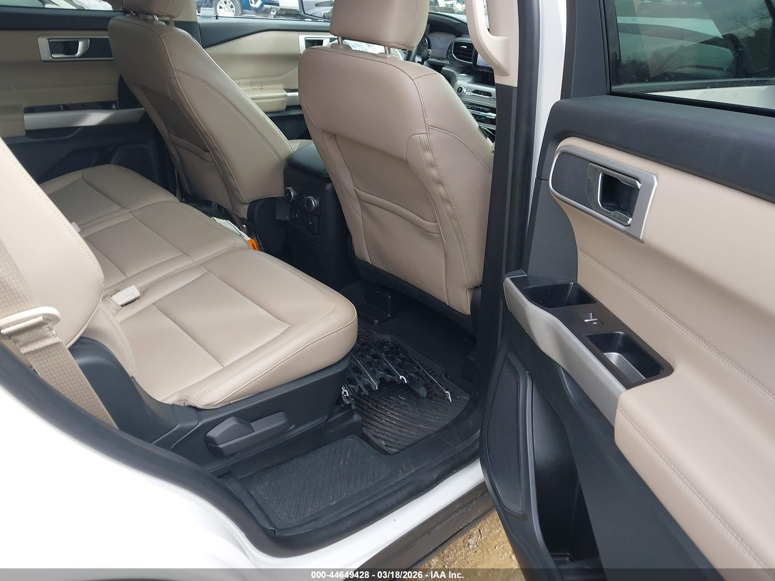 FORD EXPLORER image 8
