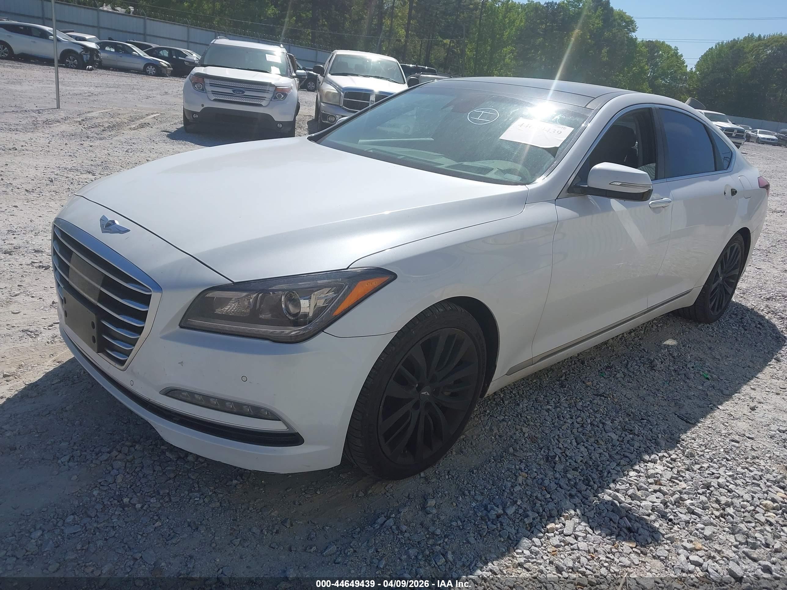 HYUNDAI GENESIS image 2