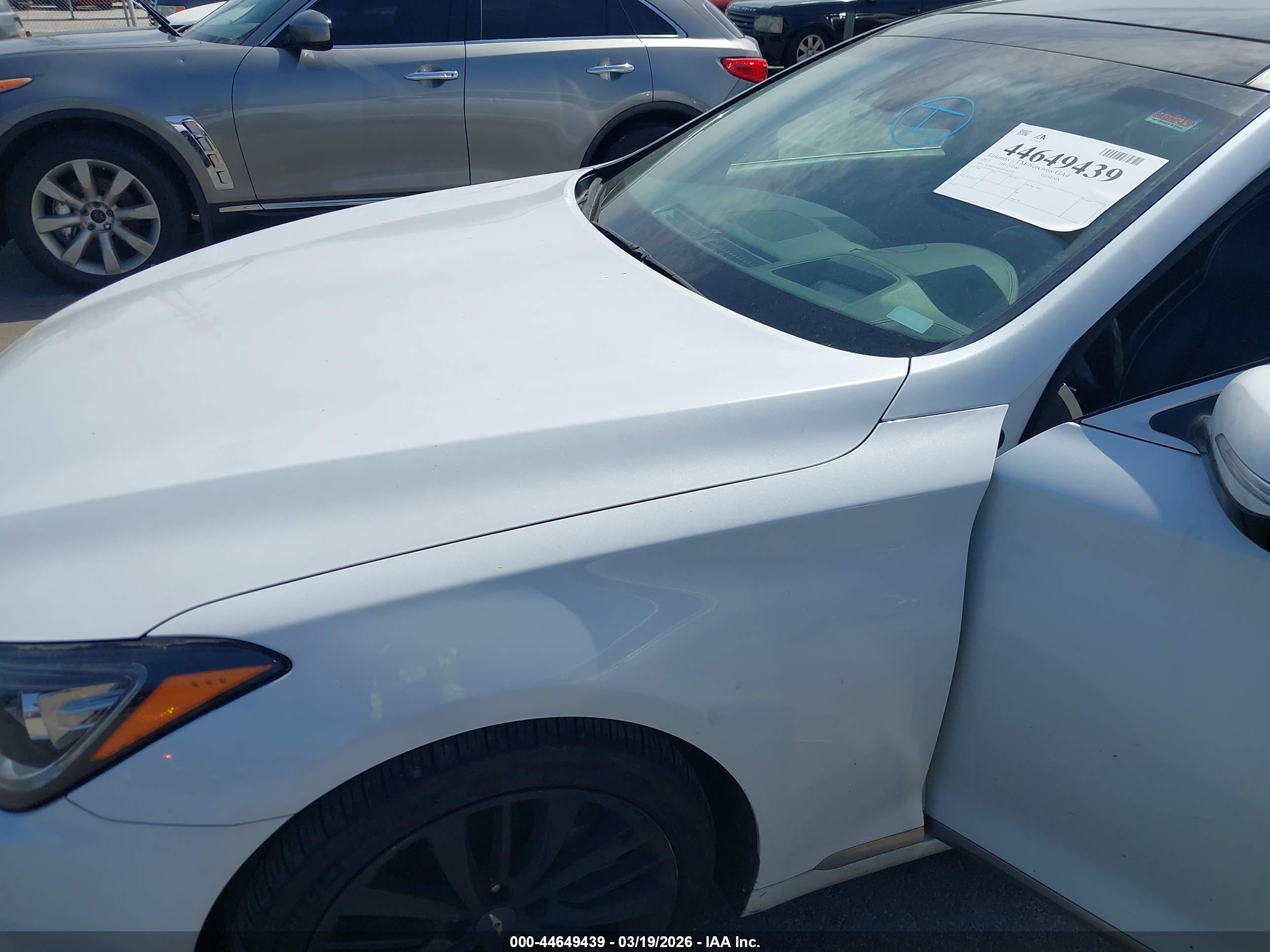 HYUNDAI GENESIS image 6