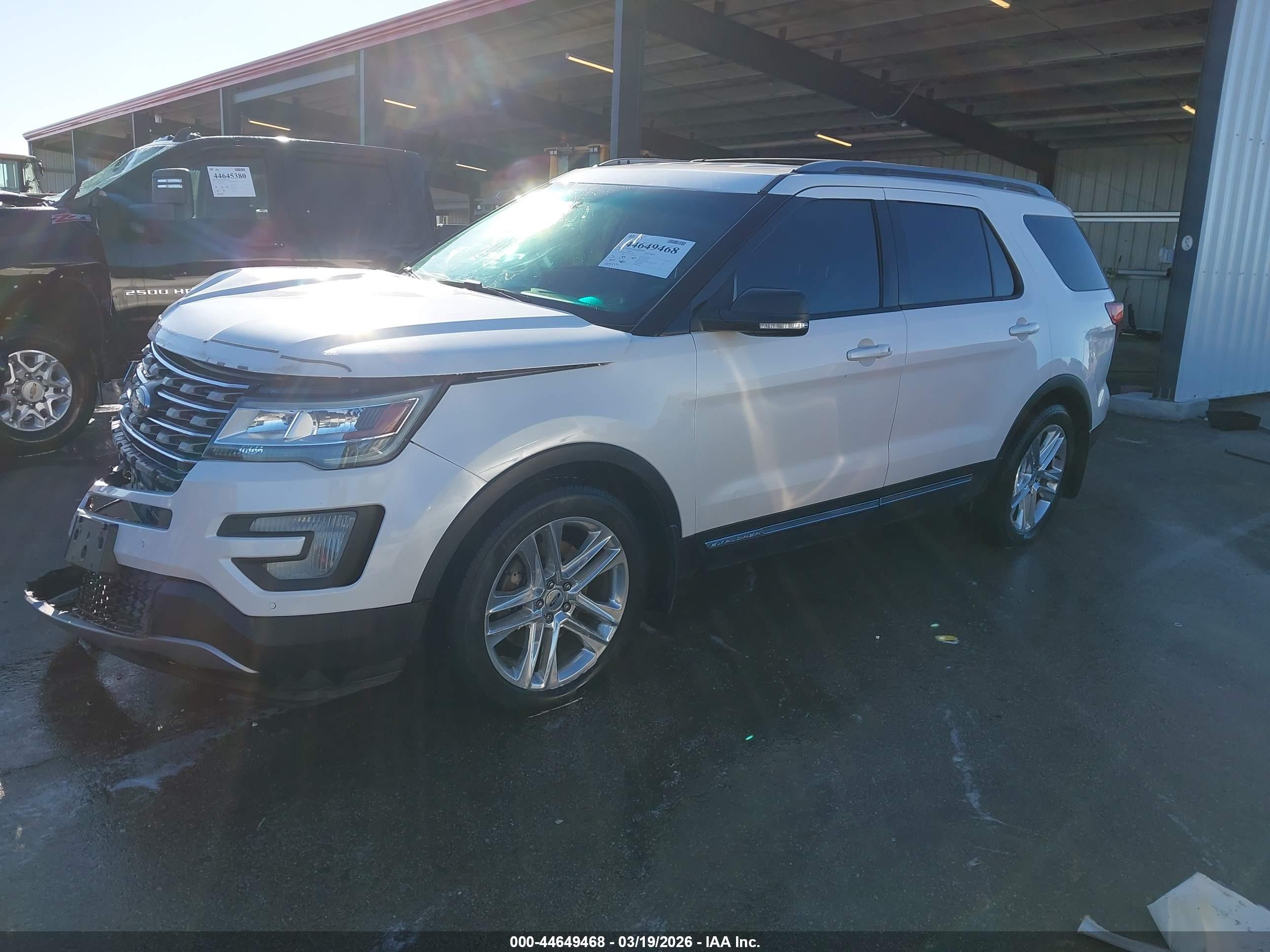 FORD EXPLORER image 2