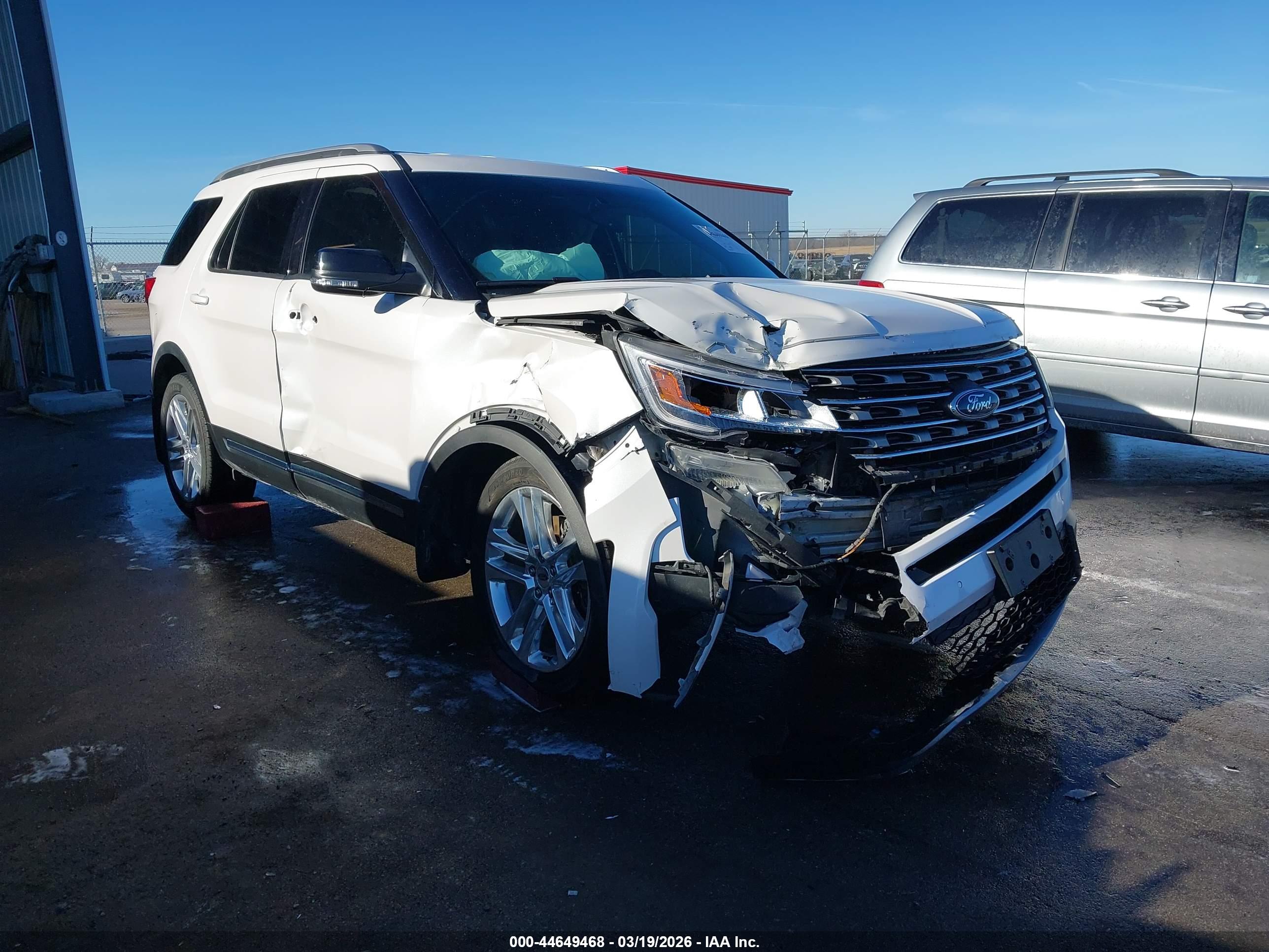 FORD EXPLORER image 6