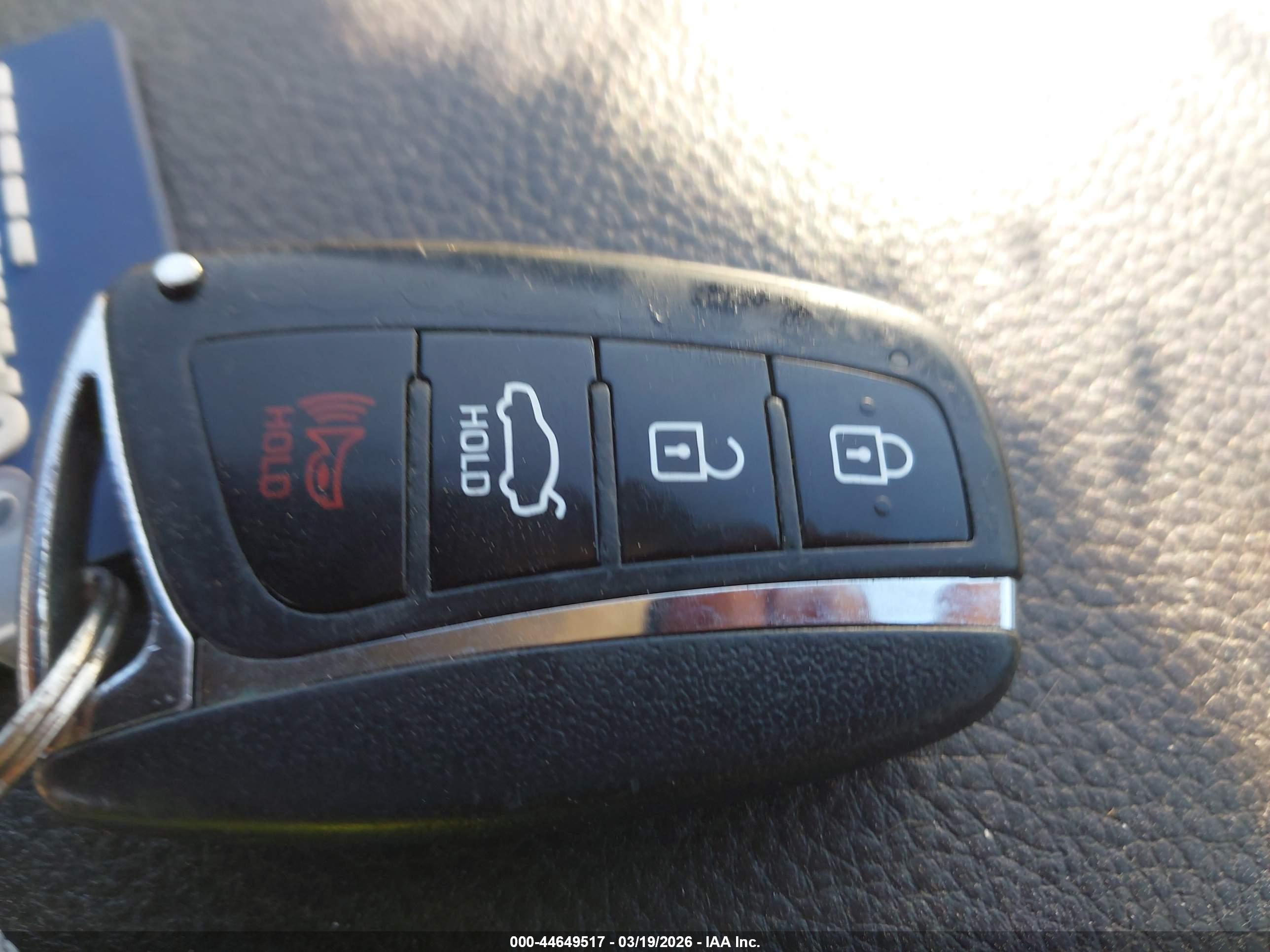 HYUNDAI AZERA image 11
