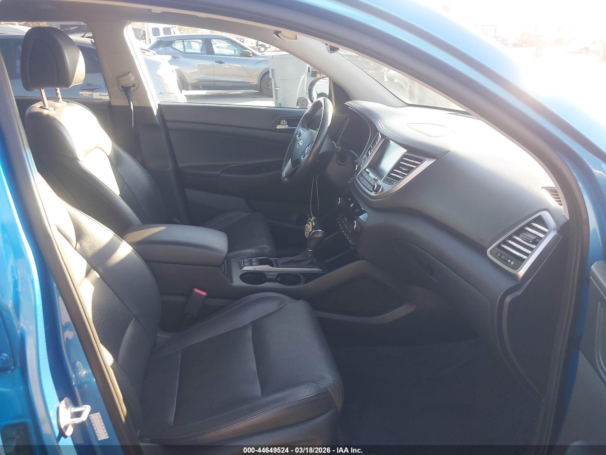 HYUNDAI TUCSON image 5