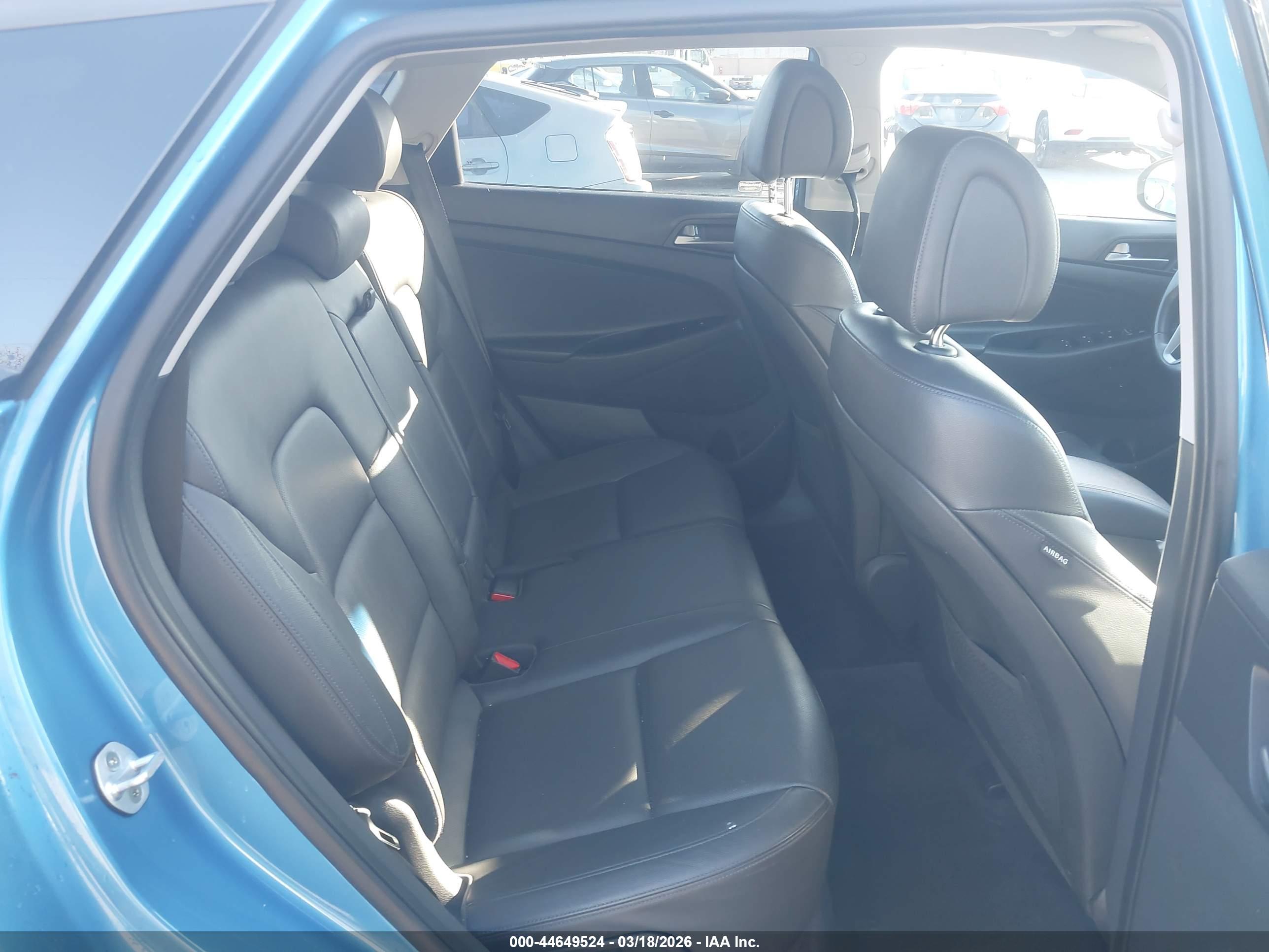 HYUNDAI TUCSON image 8