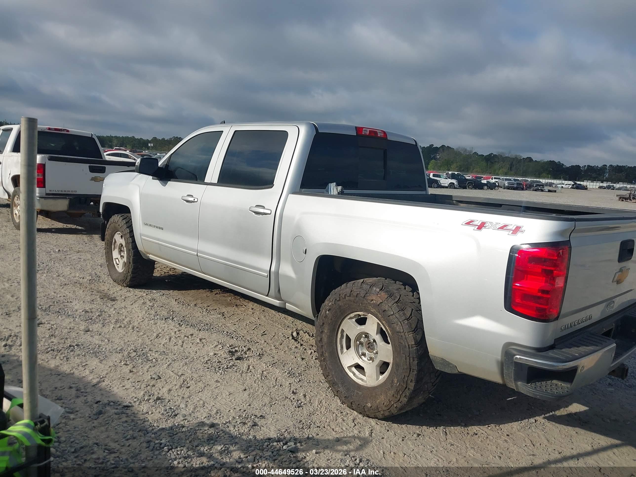 CHEVROLET SILVERADO image 3