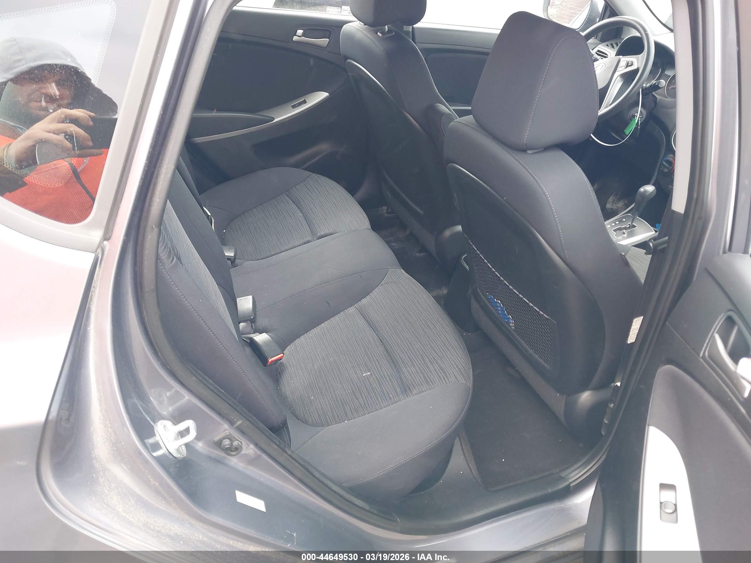 HYUNDAI ACCENT image 8