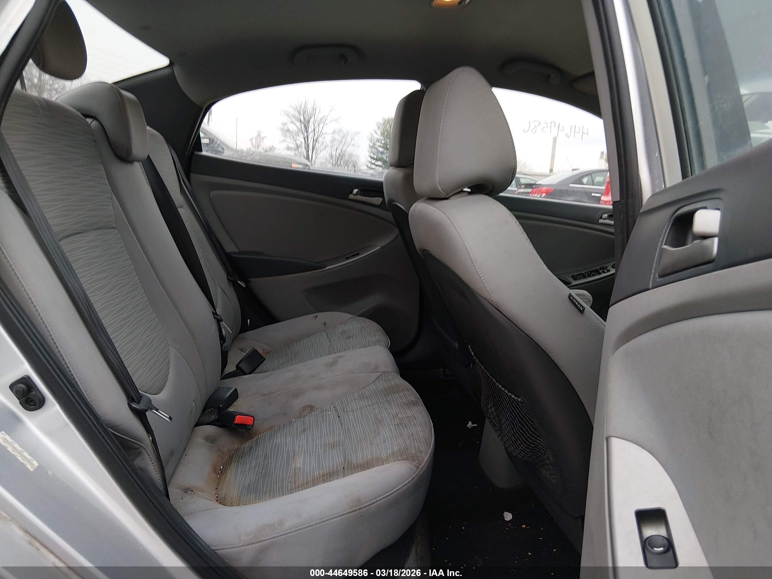 HYUNDAI ACCENT image 8