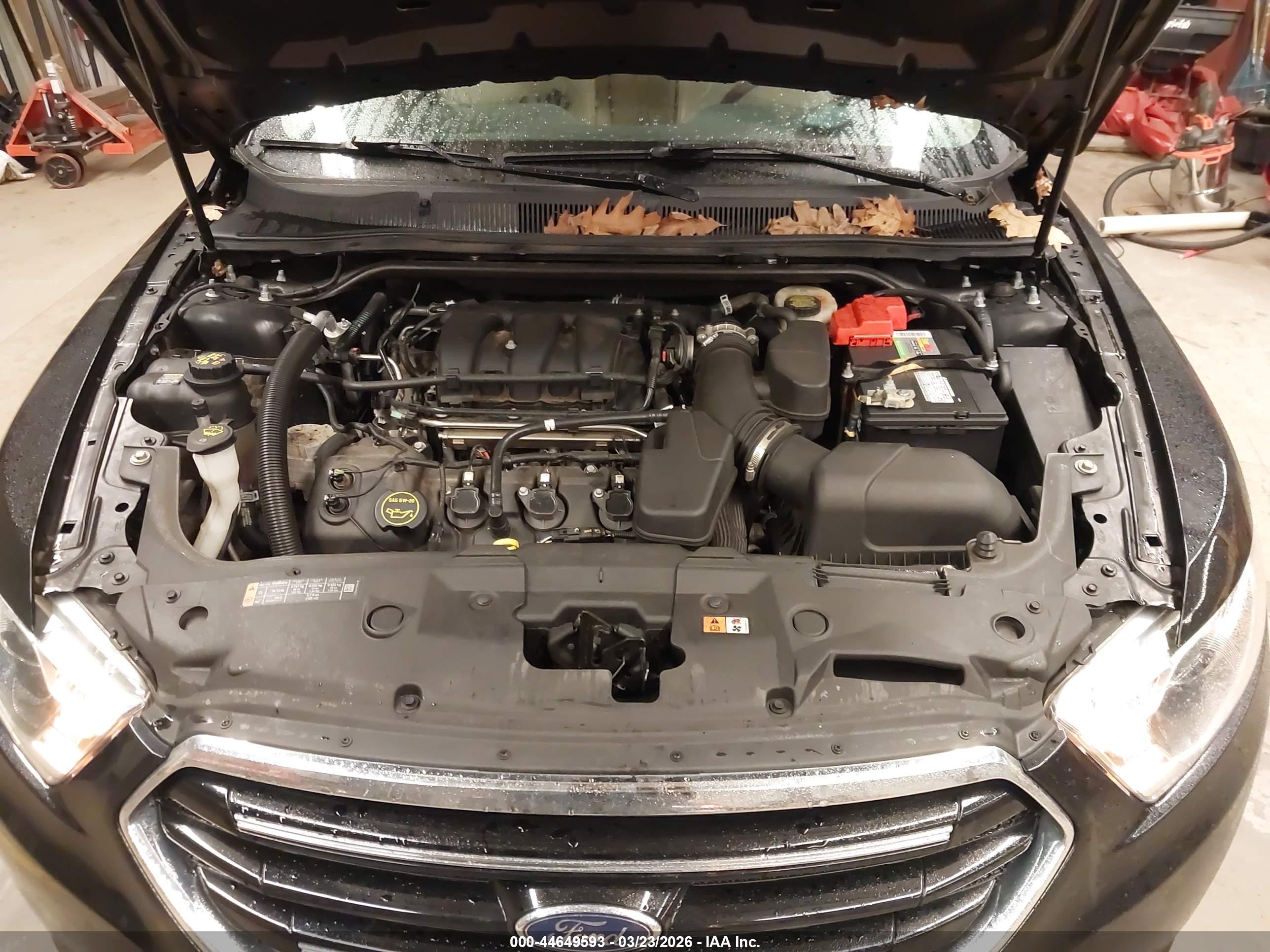 FORD TAURUS image 10