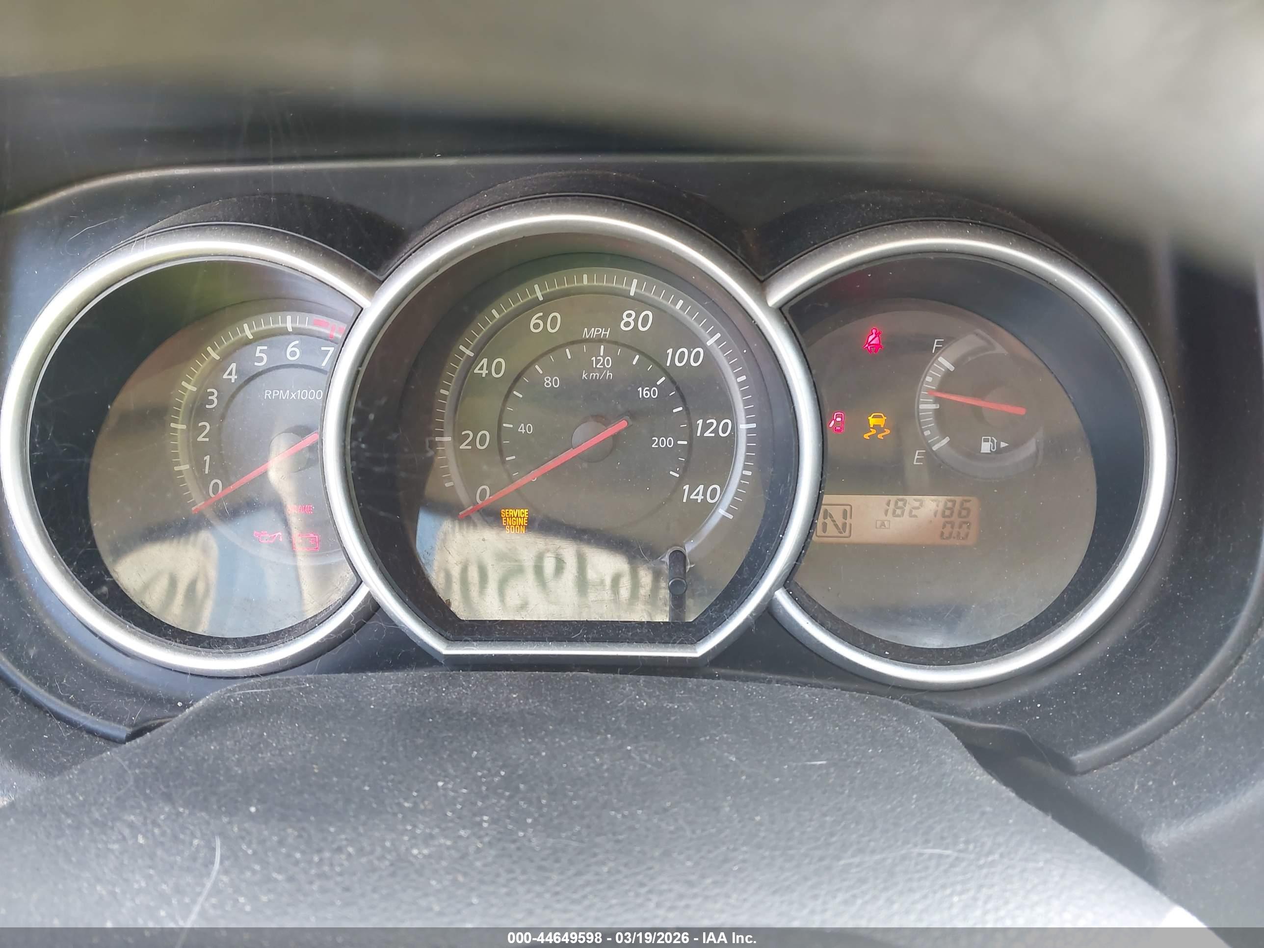 NISSAN VERSA image 7