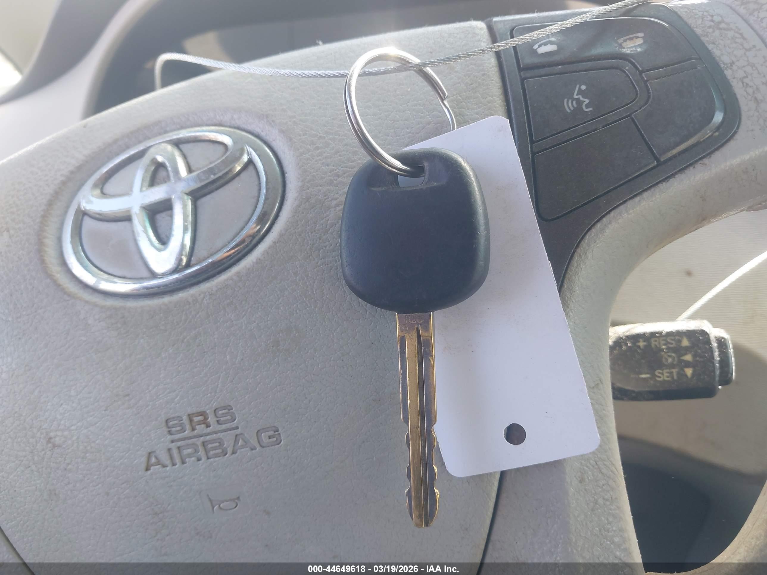 TOYOTA SIENNA image 11
