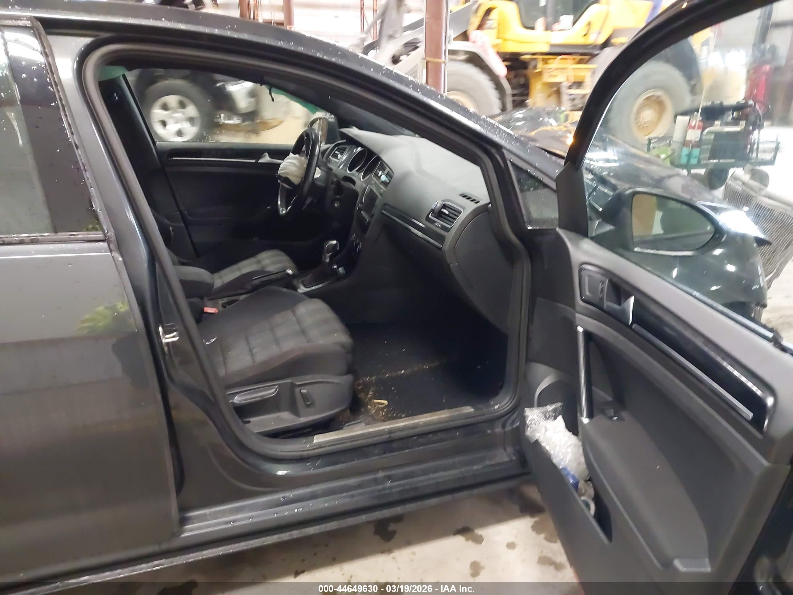 VOLKSWAGEN GOLF image 5