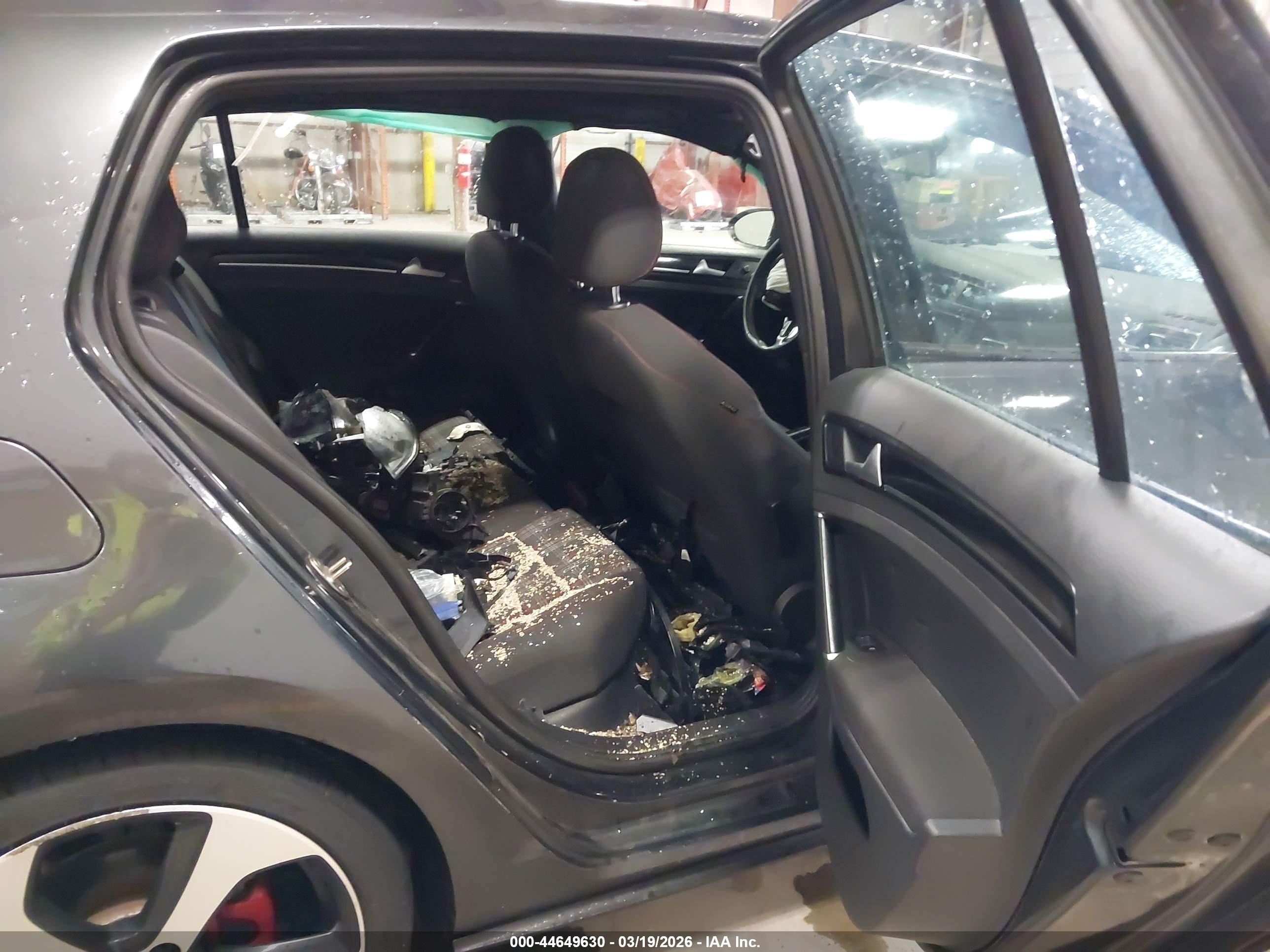 VOLKSWAGEN GOLF image 8
