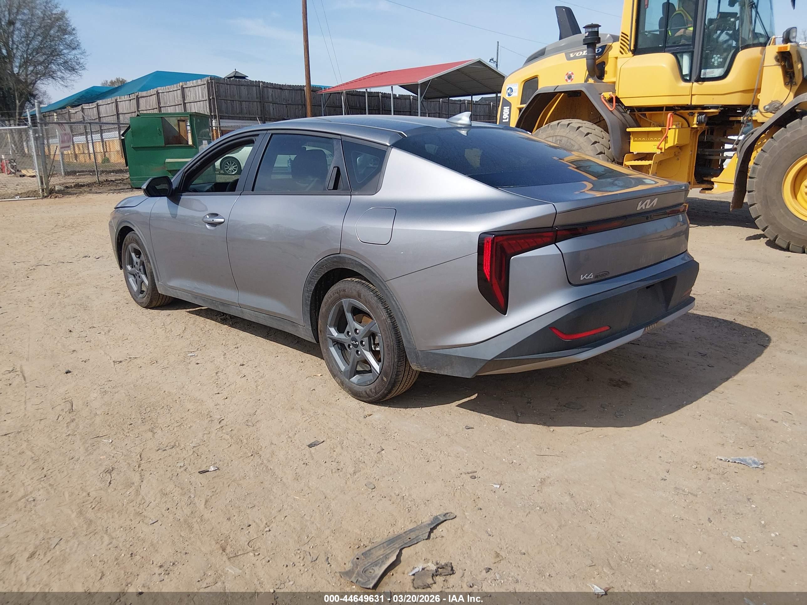 KIA K4 image 3