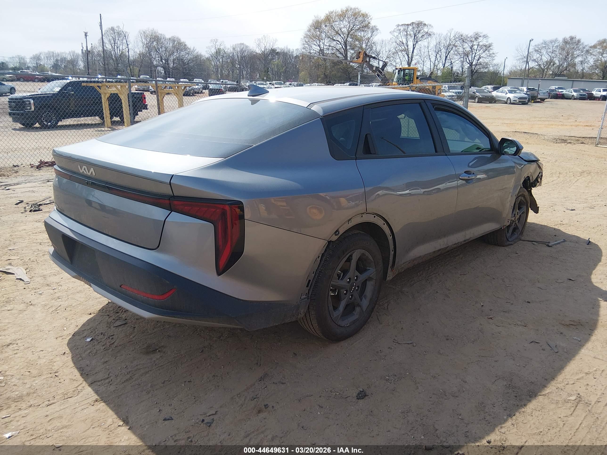 KIA K4 image 4