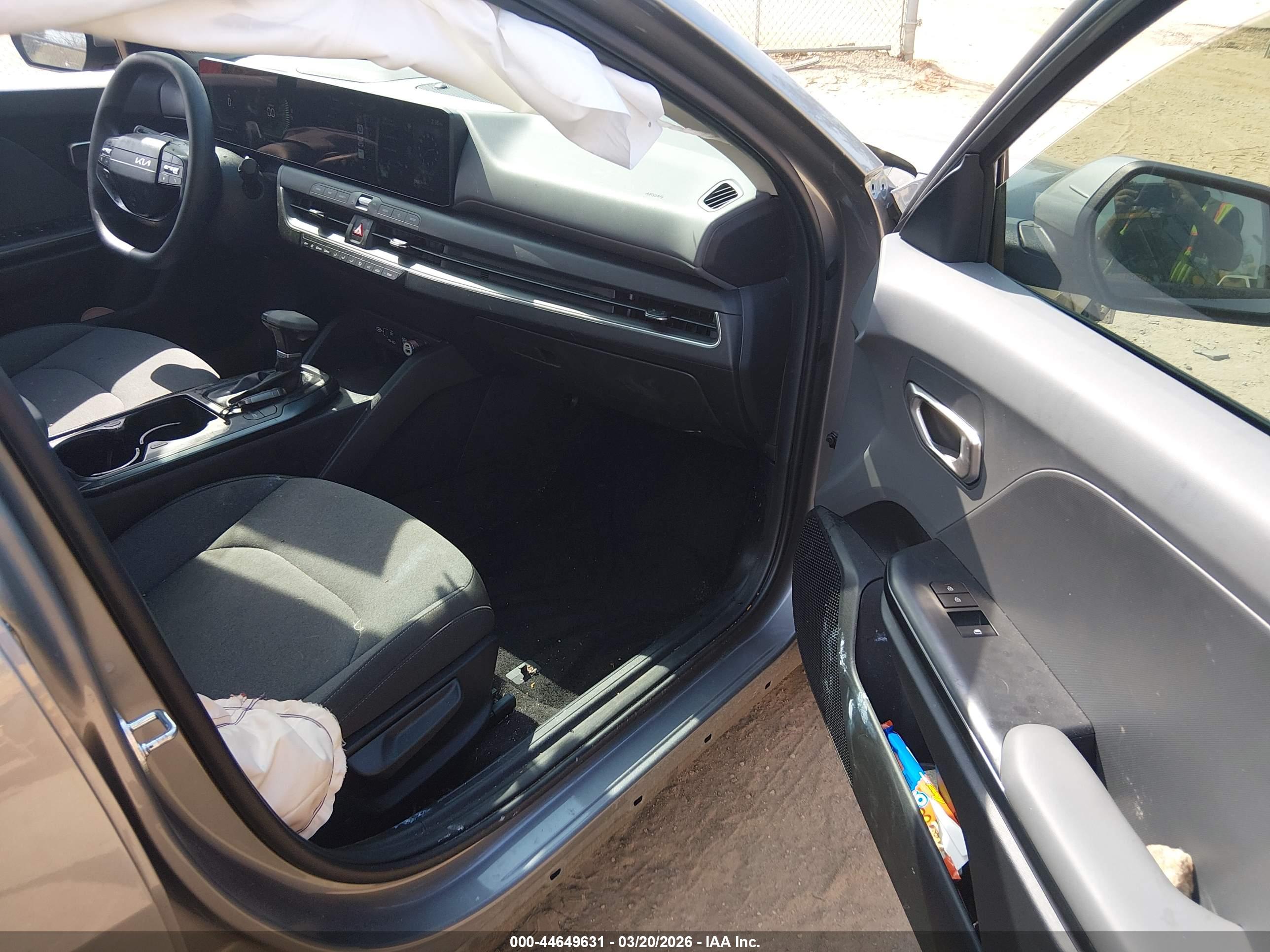 KIA K4 image 5